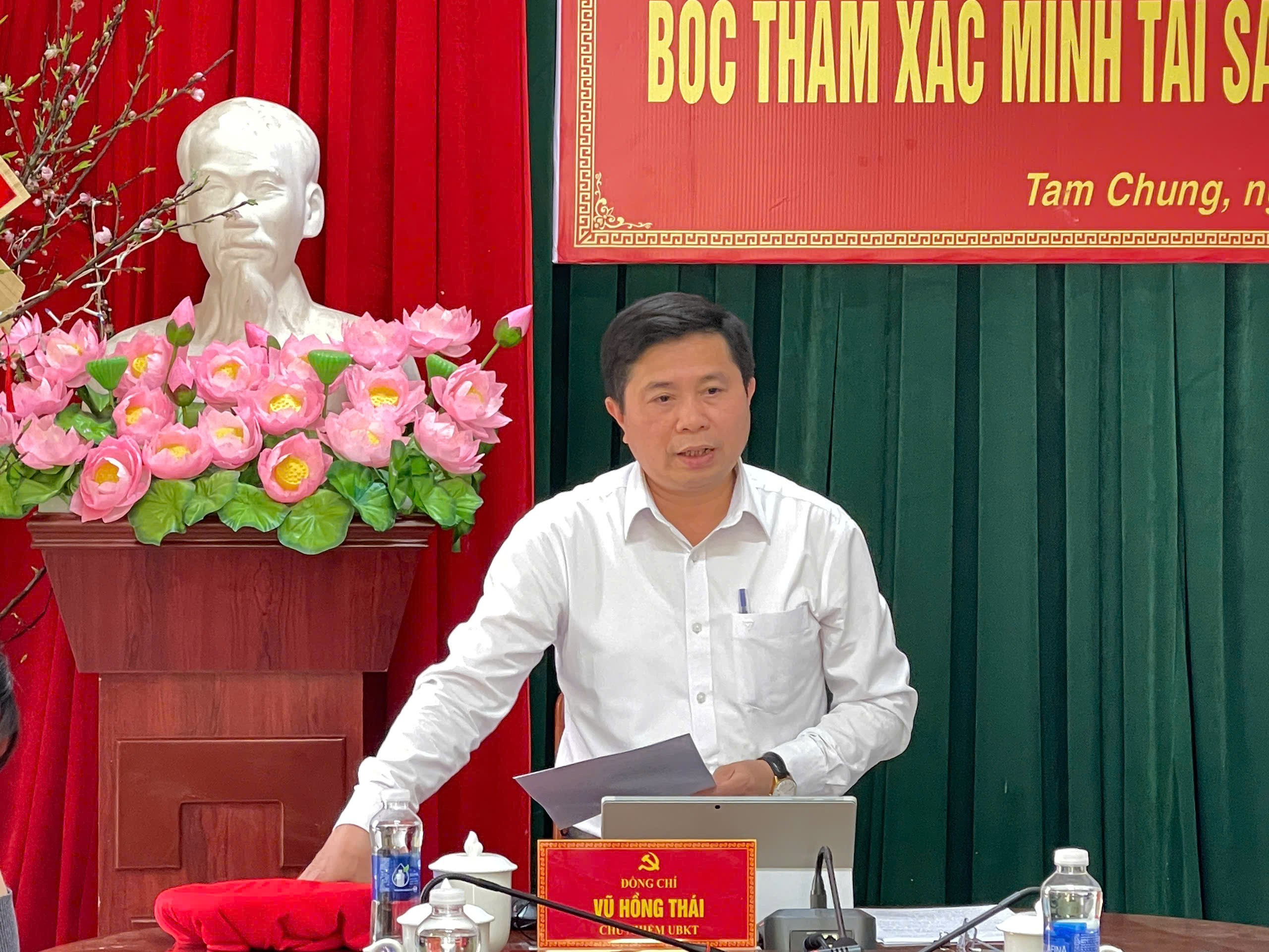 Anh-tin-bai