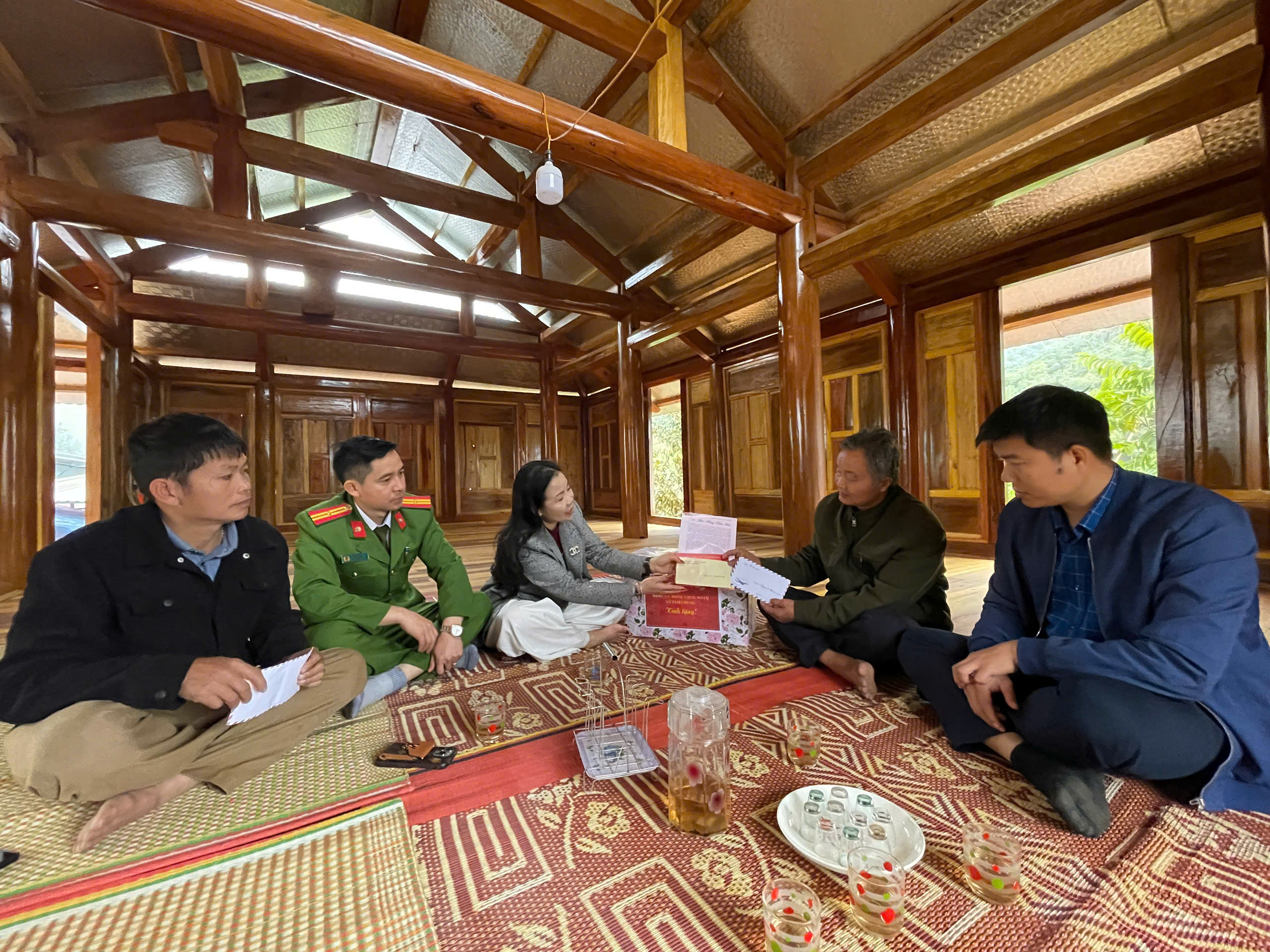 Anh-tin-bai