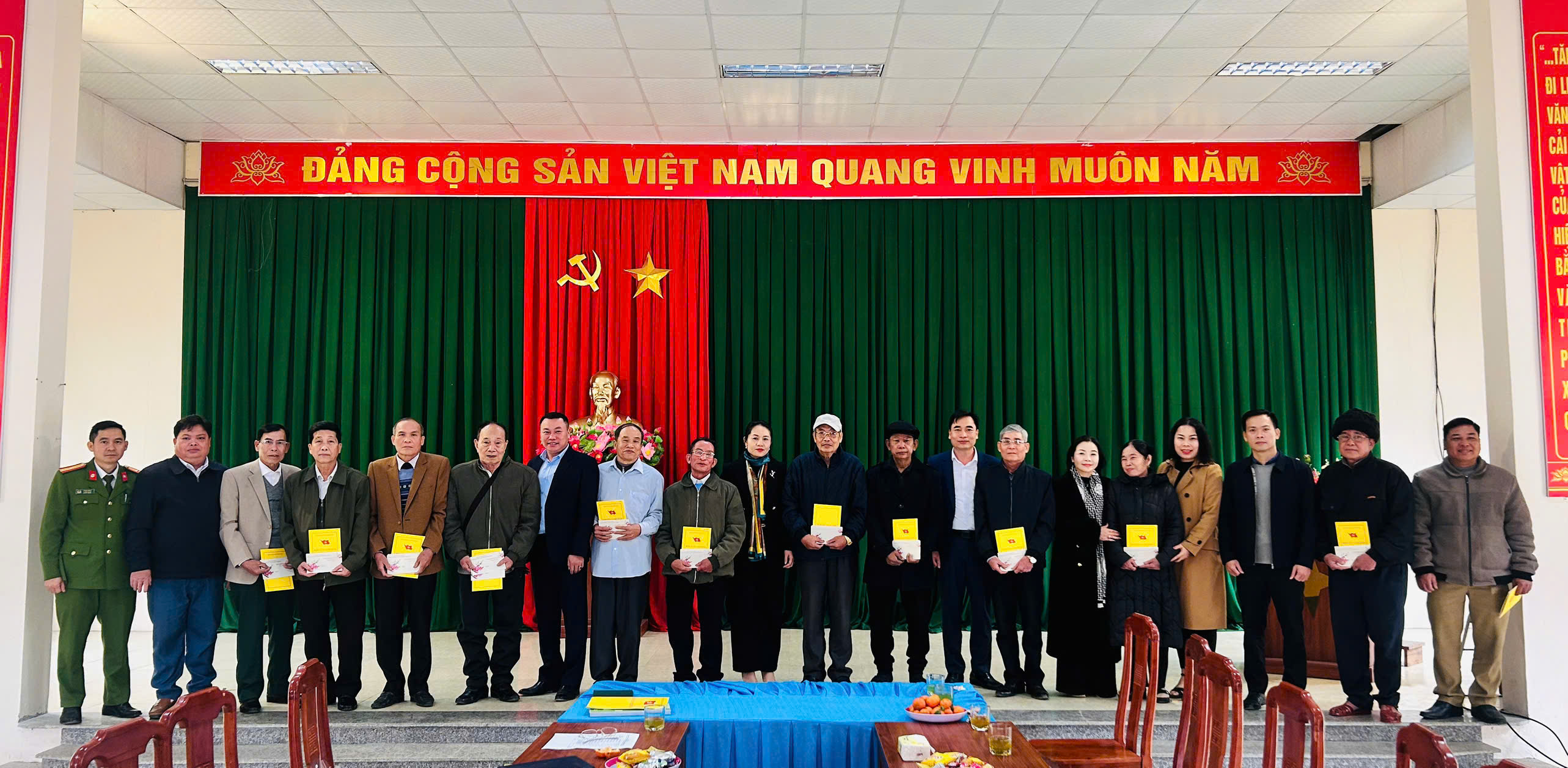 Xã Tam Chung gặp mặt các đồng chí nguyên lãnh đạo chủ chốt qua các thời kỳ nhân dịp Tết Nguyên đán Bính Ngọ 2026