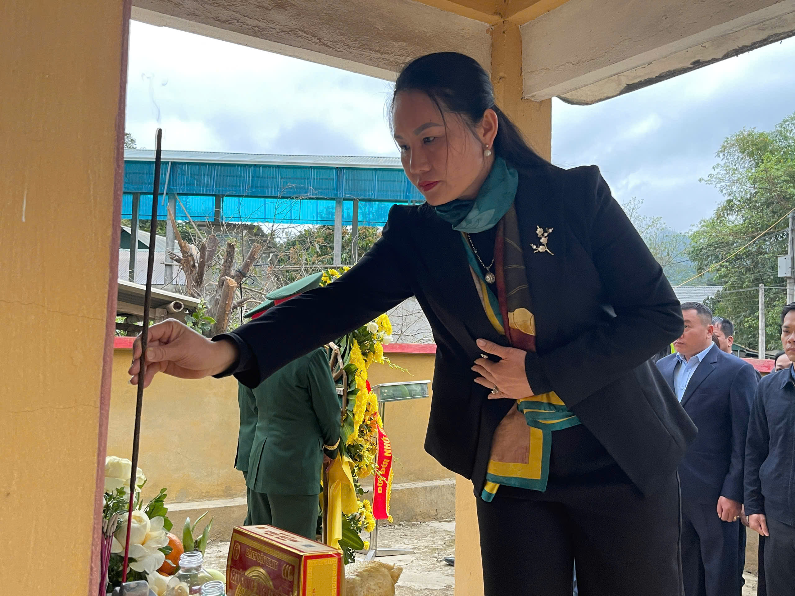 Xã Tam Chung tổ chức Lễ dâng hương tưởng niệm các anh hùng liệt sĩ nhân dịp Tết Nguyên đán Bính Ngọ 2026