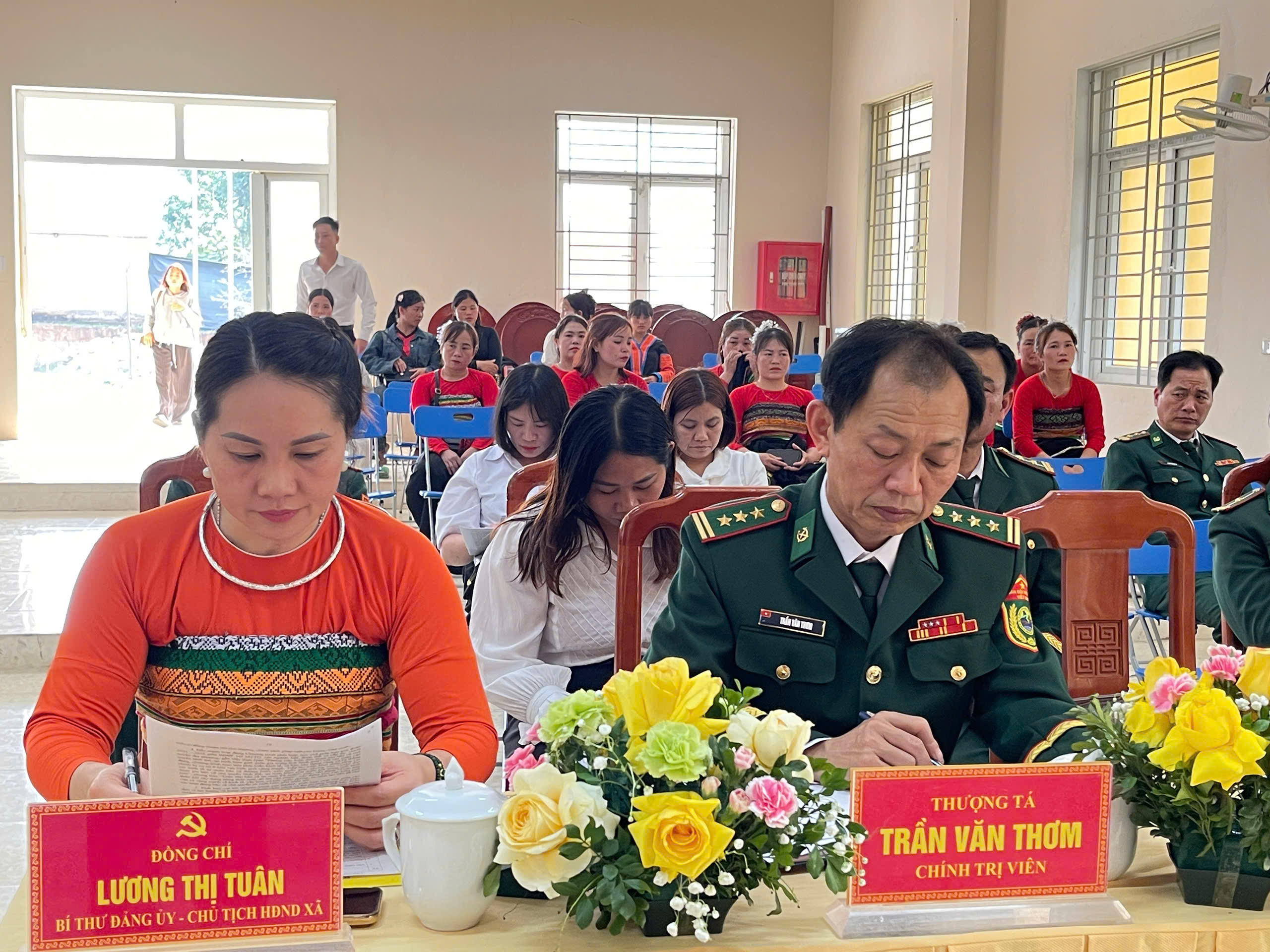 Anh-tin-bai