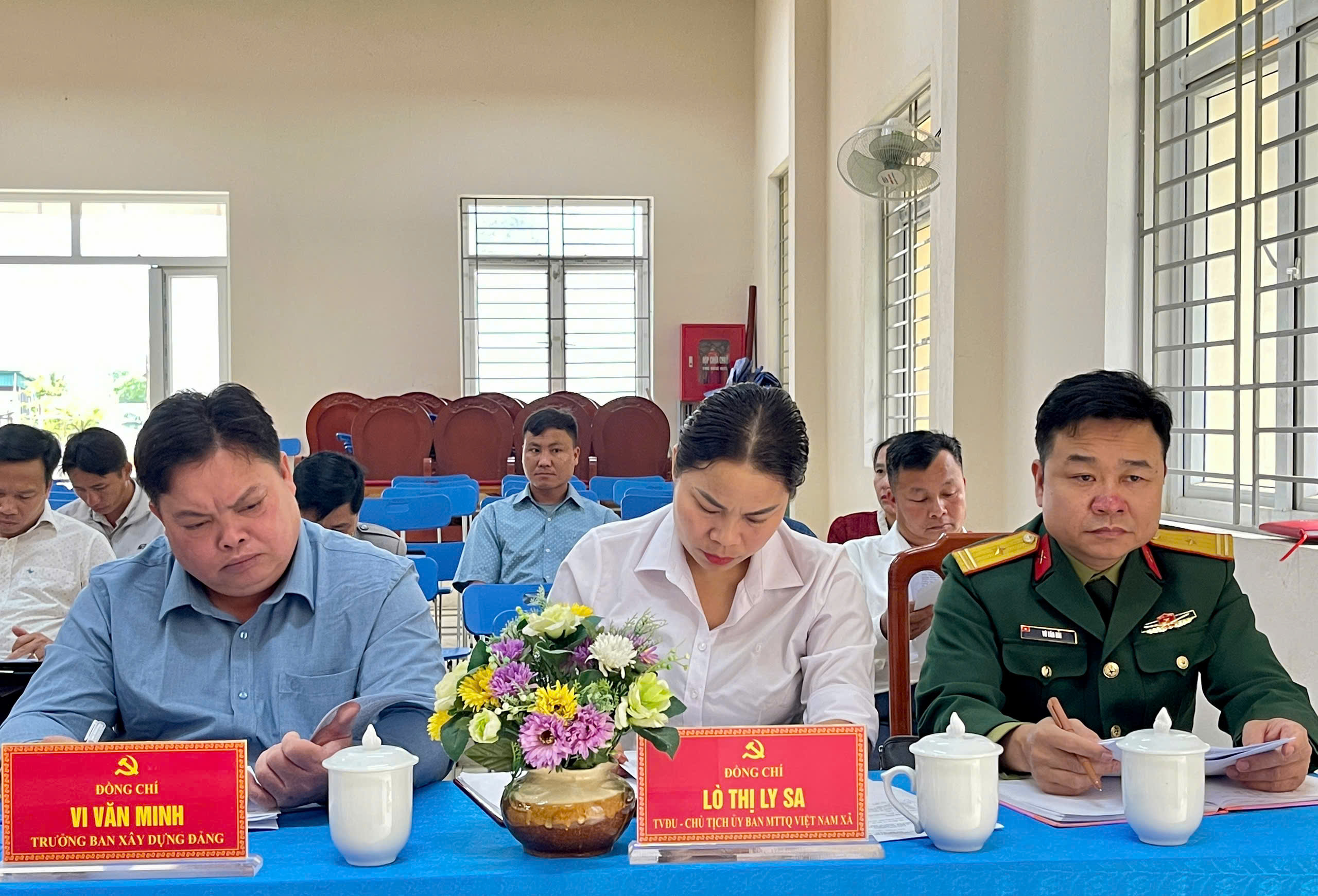 Anh-tin-bai