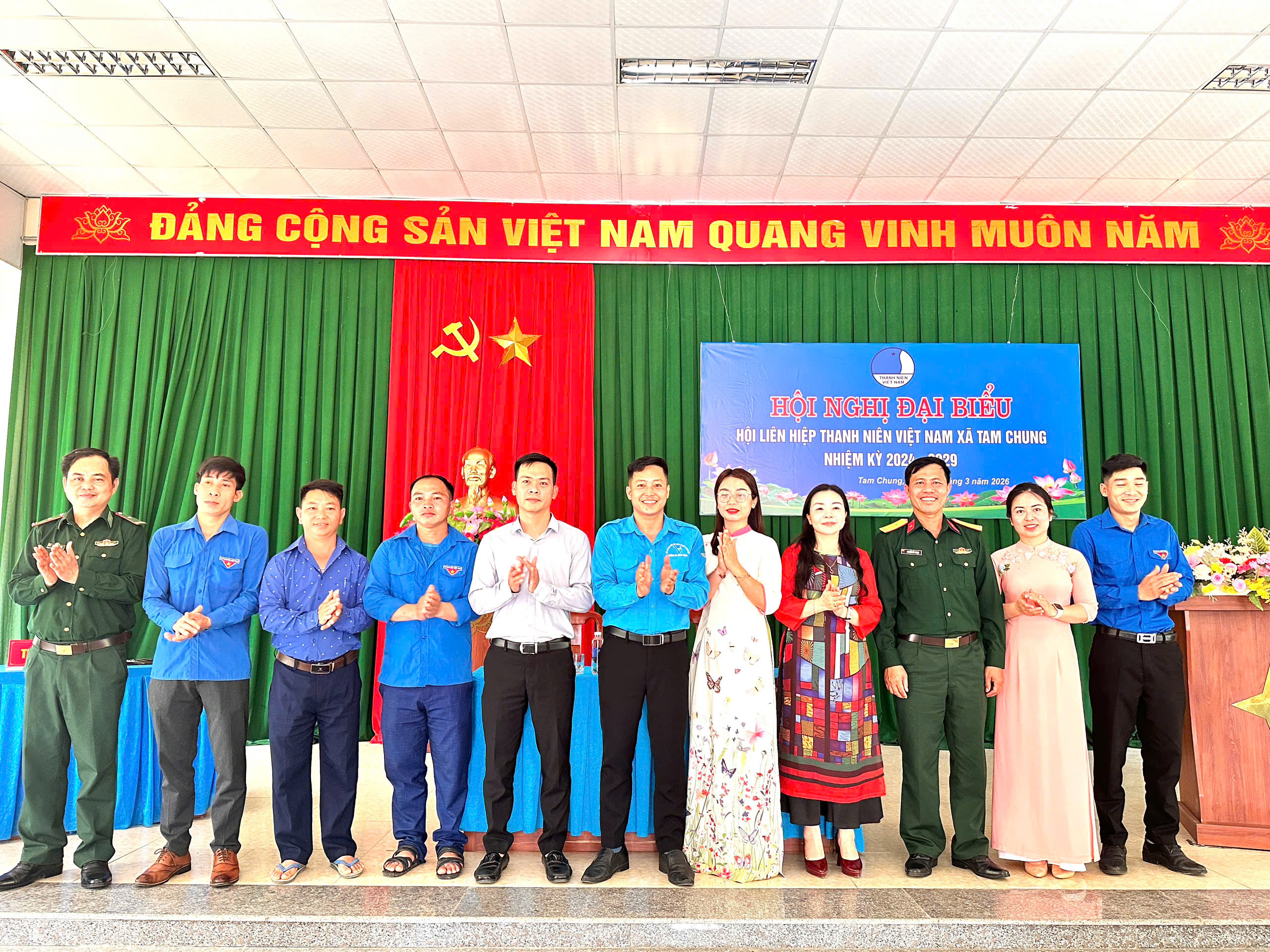 Anh-tin-bai