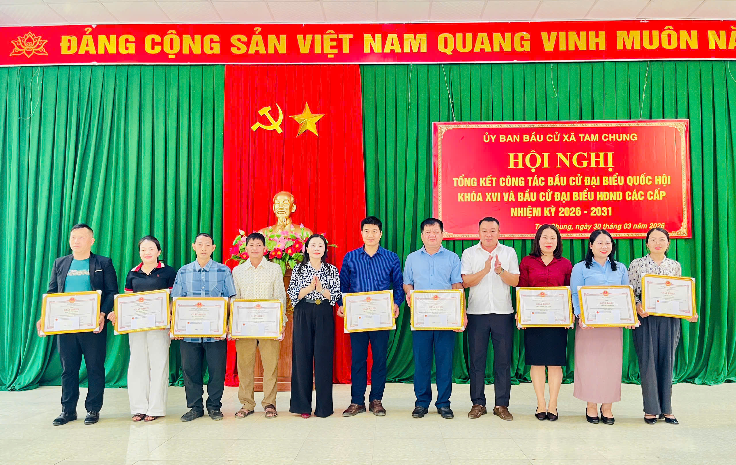 Anh-tin-bai