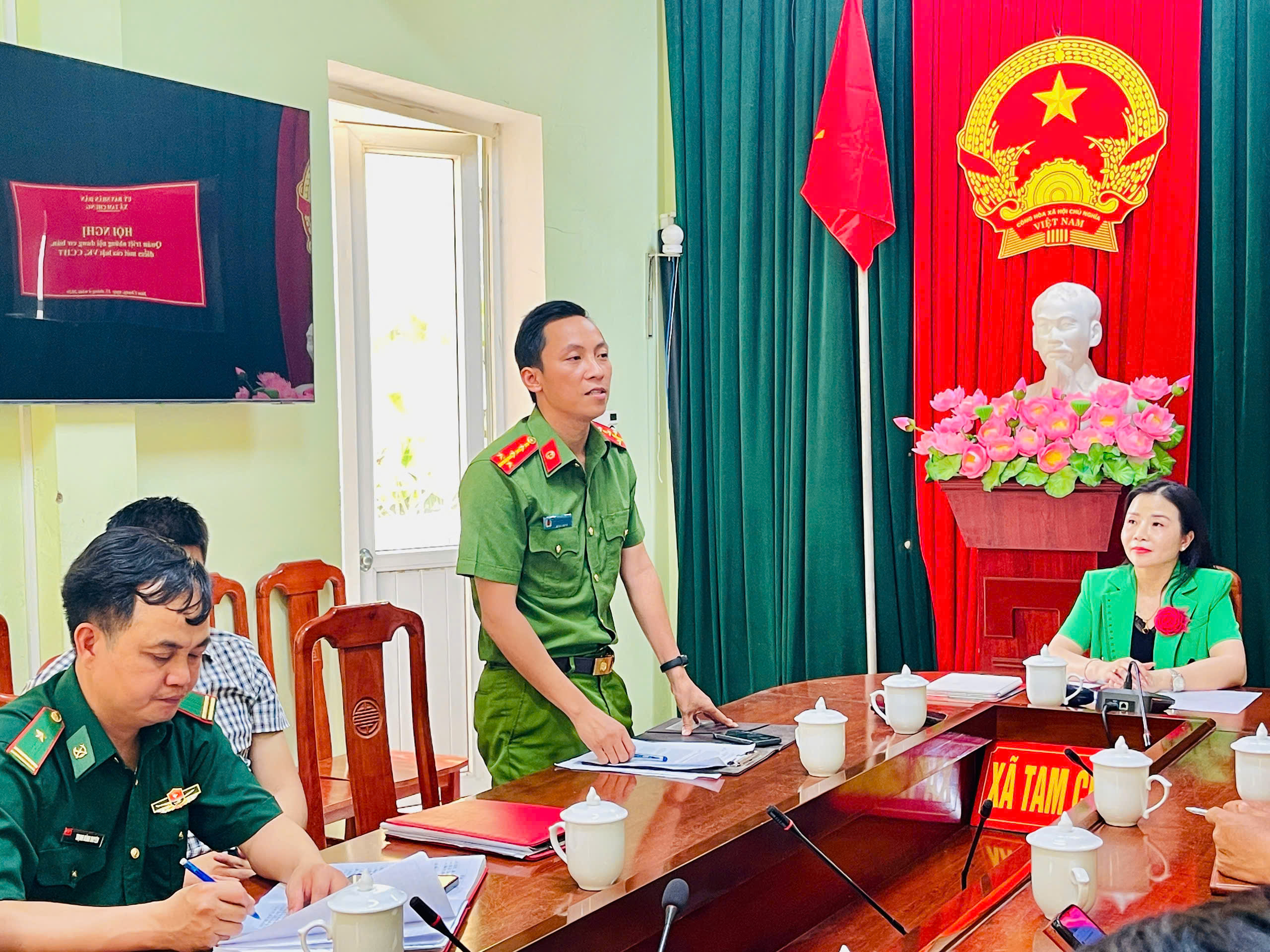 Anh-tin-bai