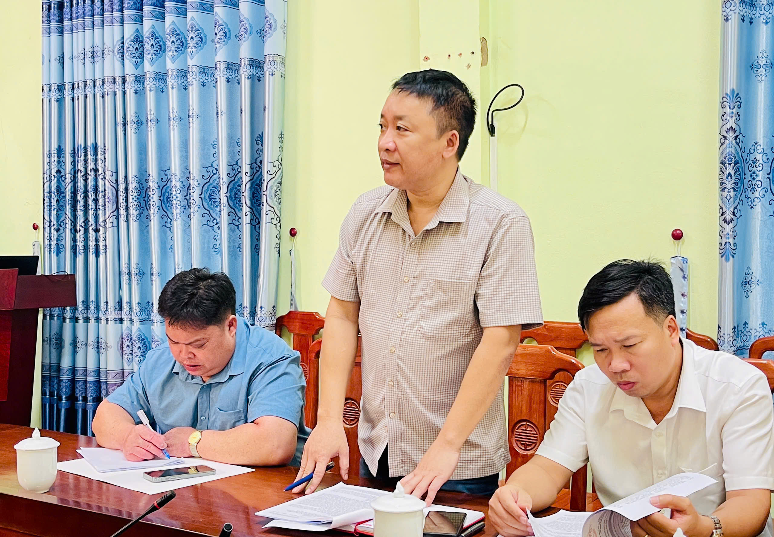 Anh-tin-bai