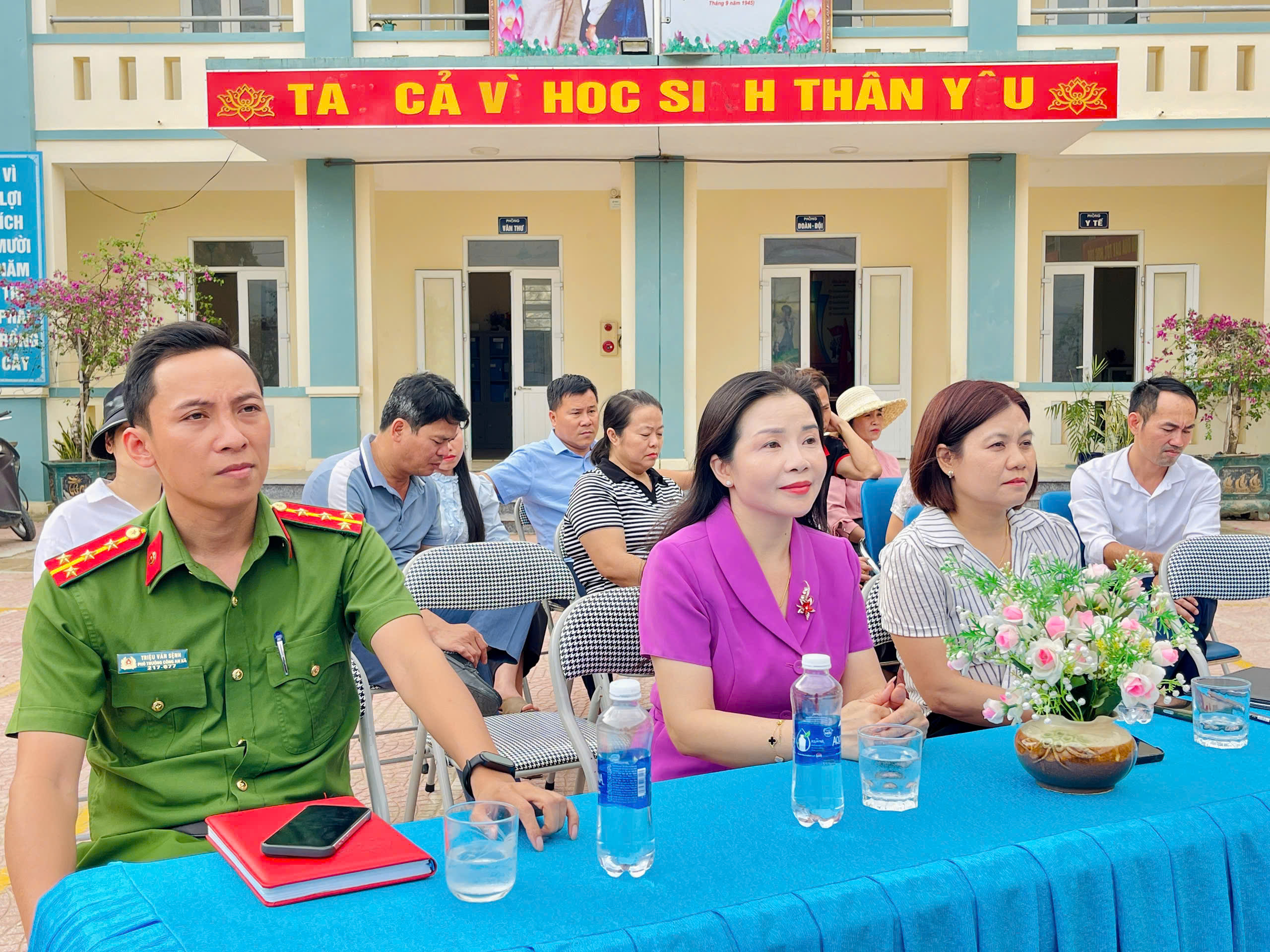Anh-tin-bai