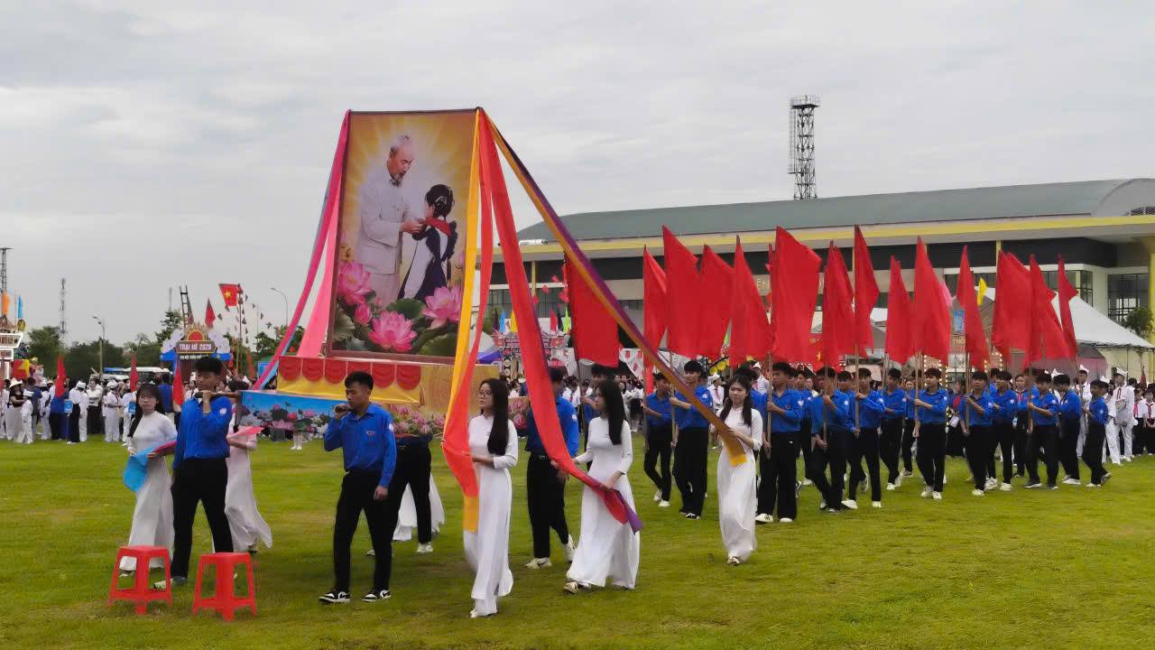 Anh-tin-bai