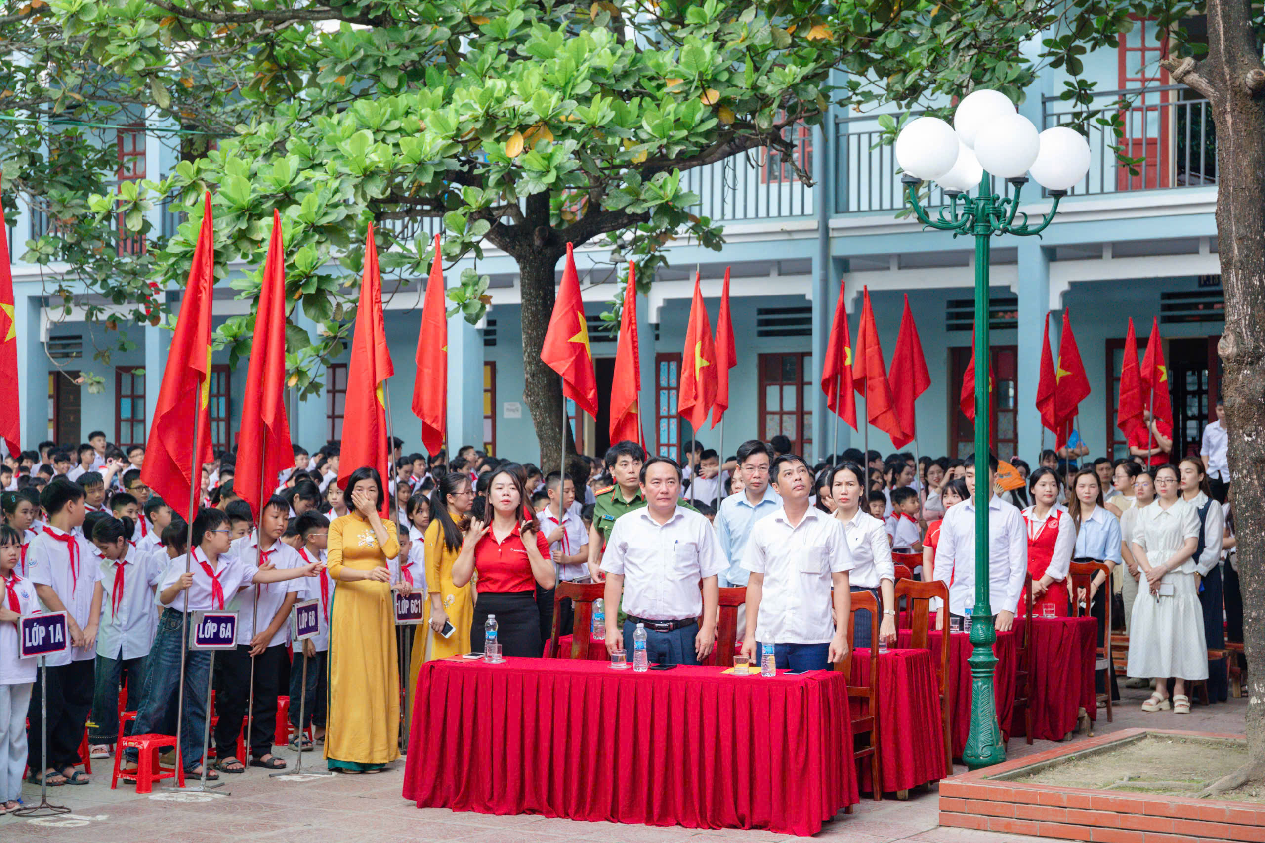 Anh-tin-bai
