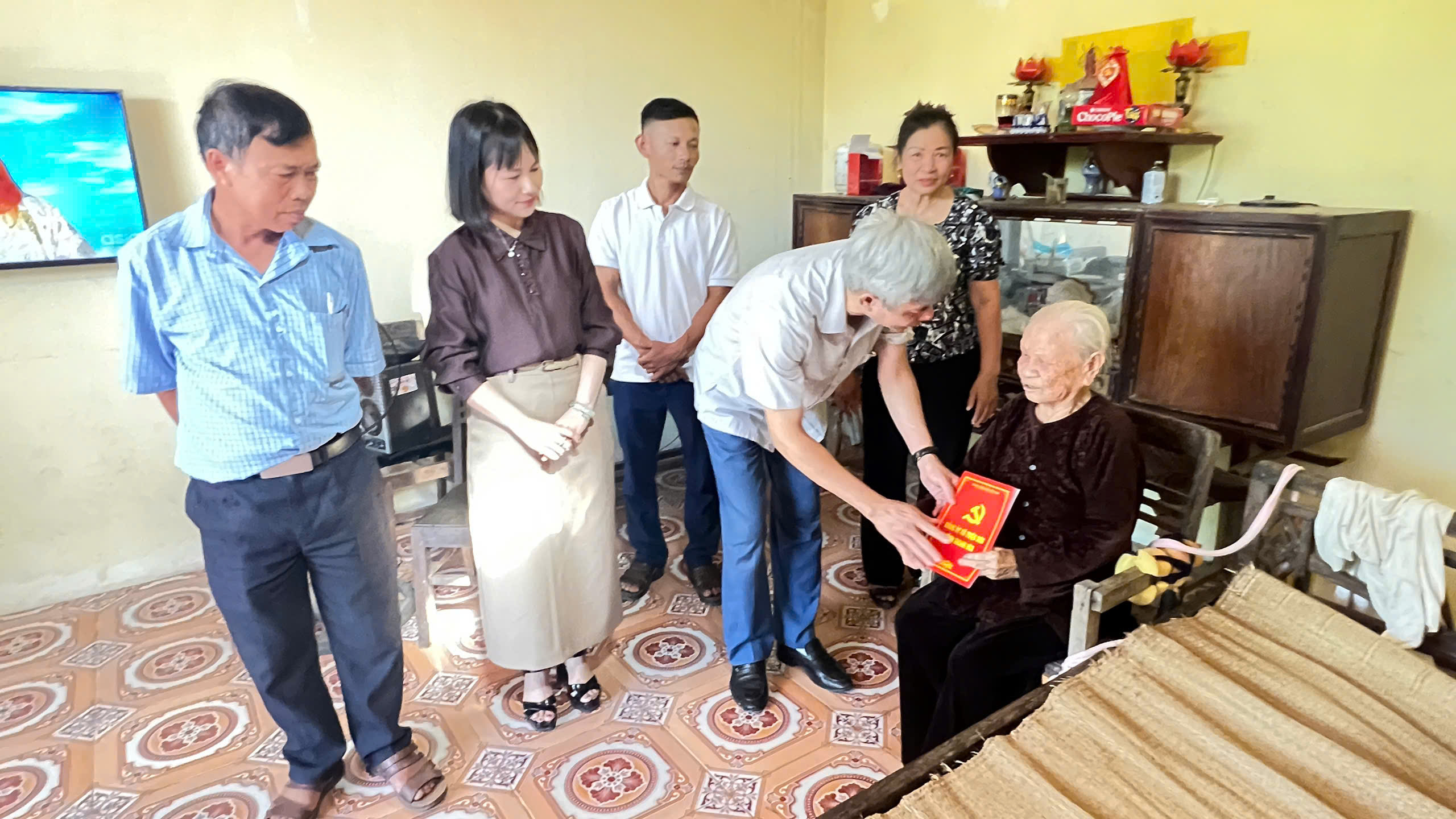 Anh-tin-bai