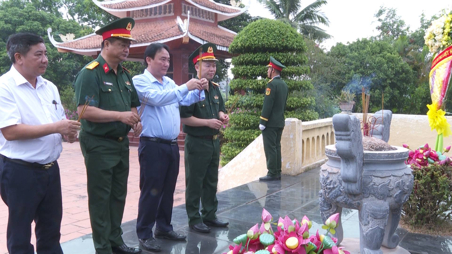 Anh-tin-bai