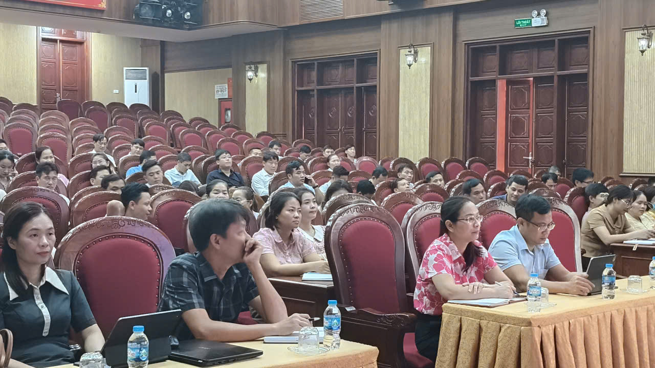 Phòng Văn hóa – Xã hội xã Triệu Sơn phối hợp tổ chức lớp tập huấn công tác quản lý nhà nước về chuyển đổi số