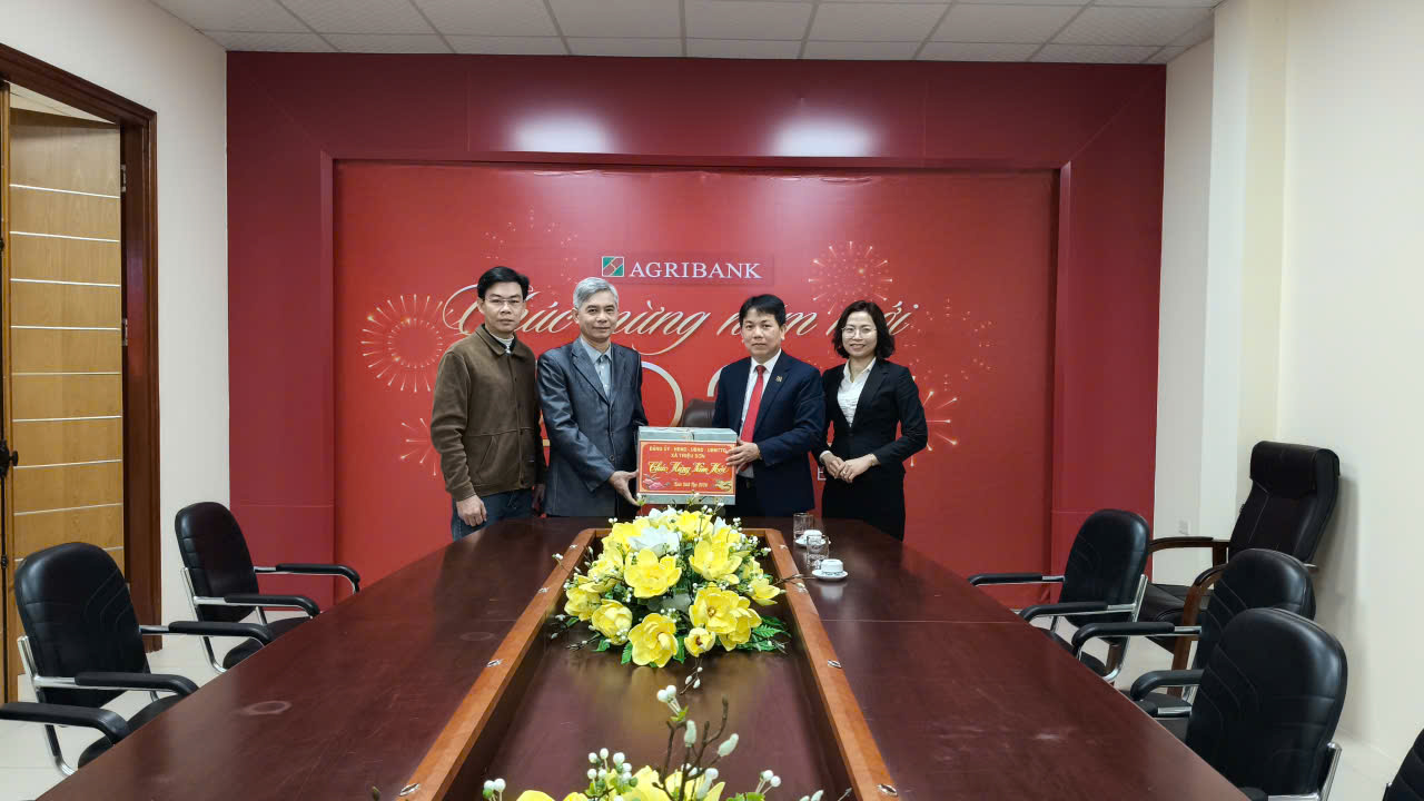 Xã Triệu Sơn tổ chức thăm, chúc Tết và tặng quà dịp Tết Nguyên đán Bính Ngọ 2026