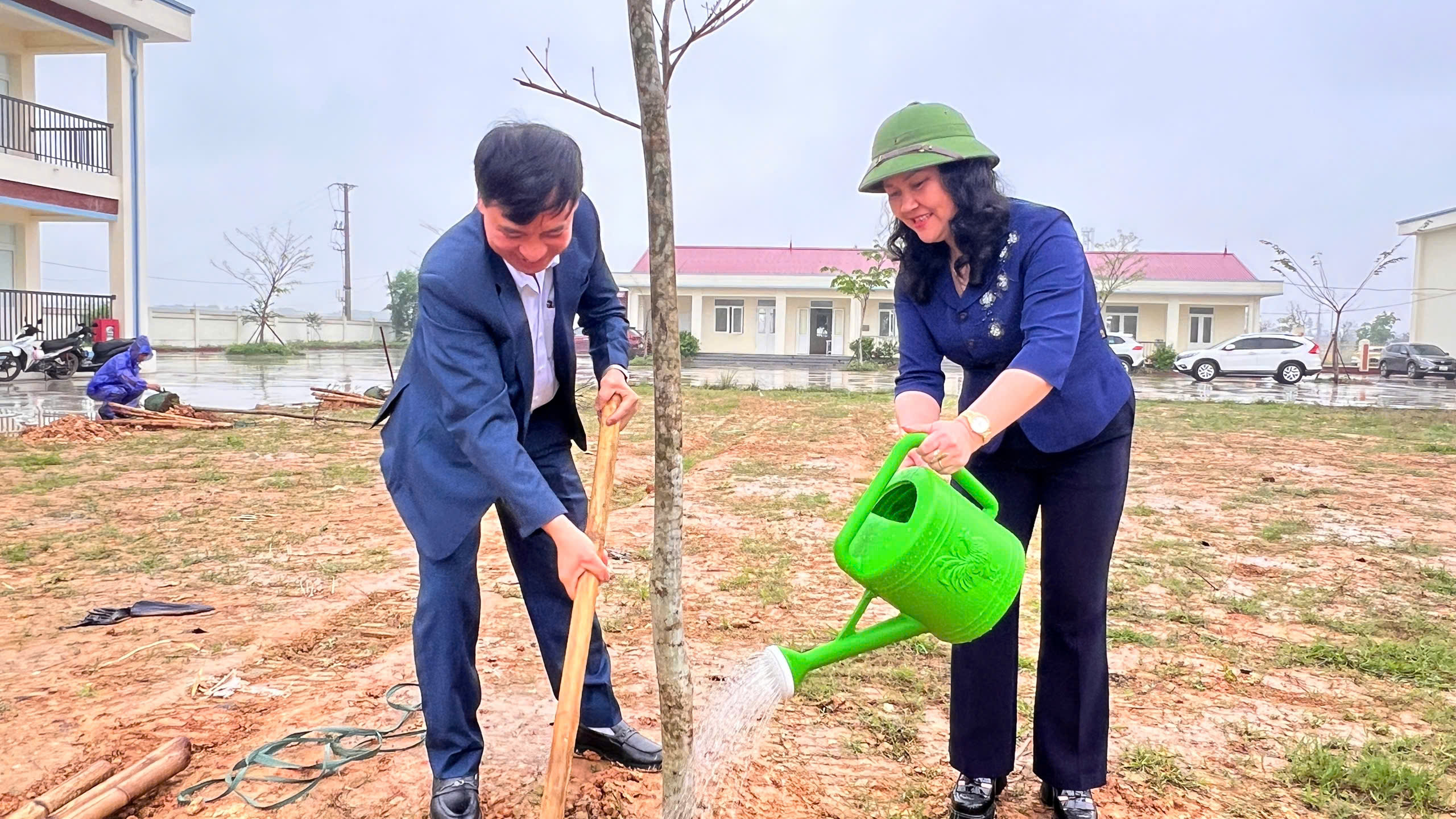 Anh-tin-bai