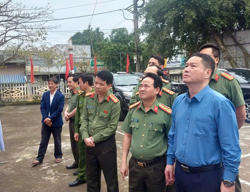 Anh-tin-bai