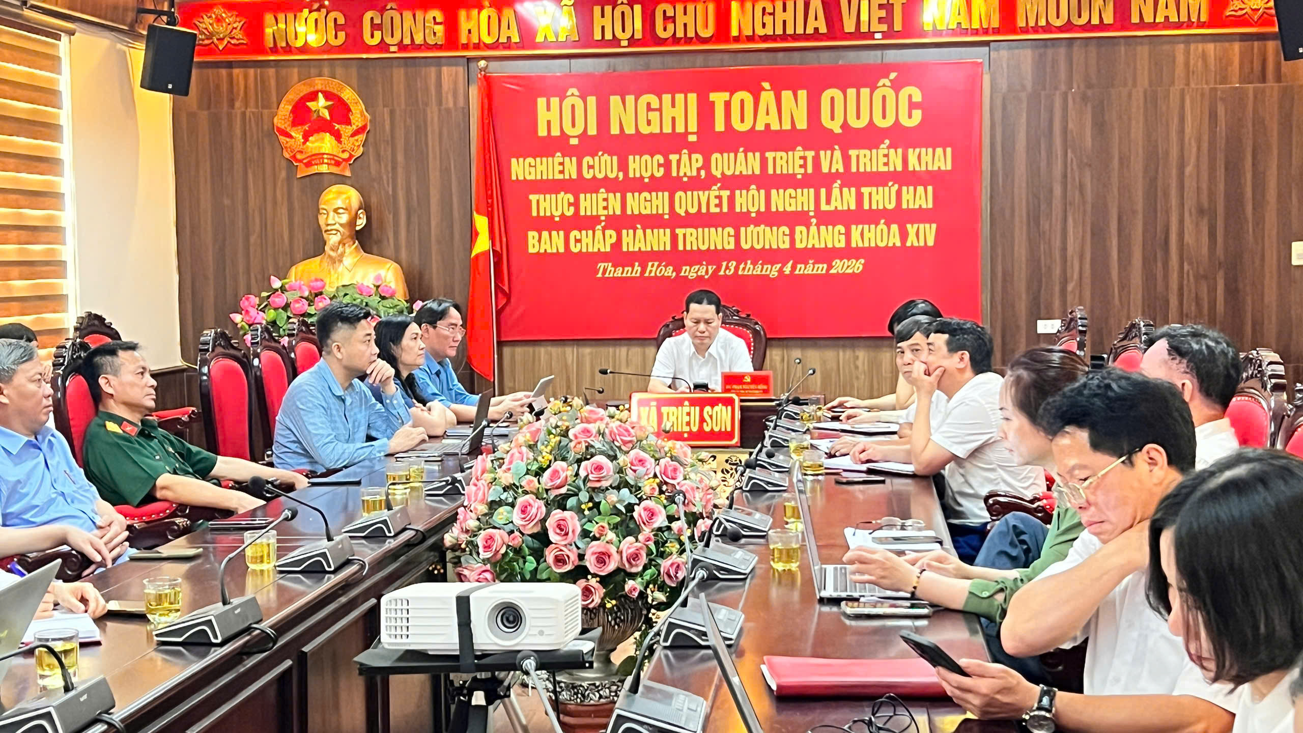 Anh-tin-bai