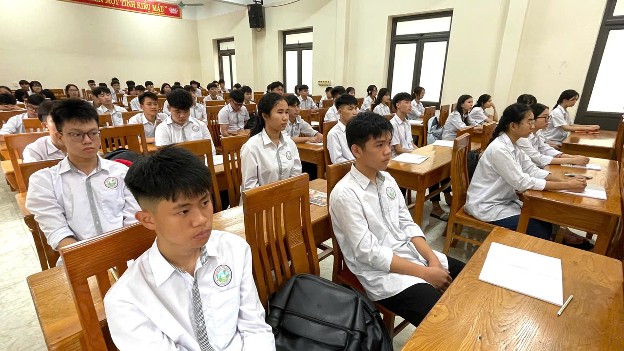 Anh-tin-bai