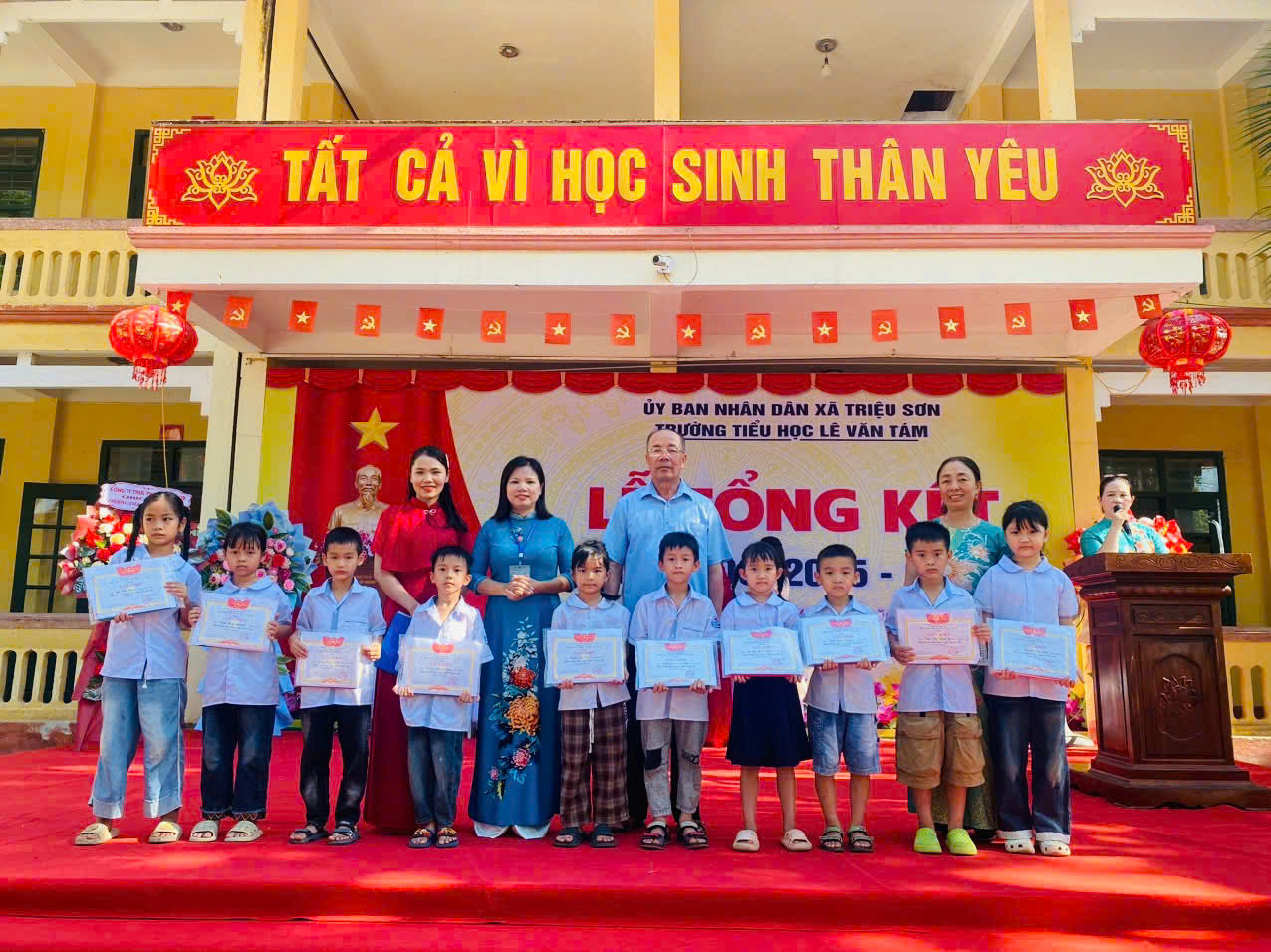 Anh-tin-bai