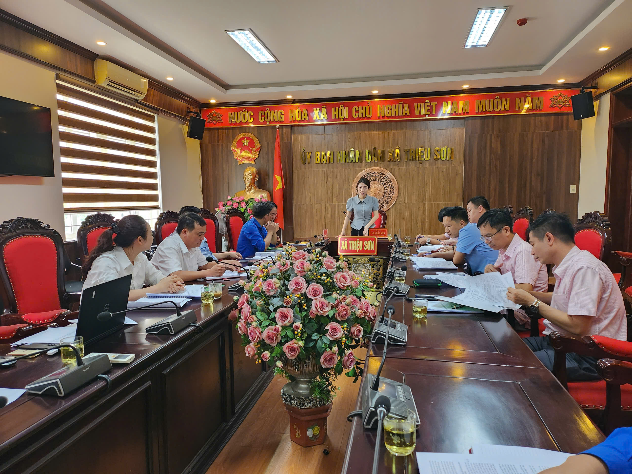 Anh-tin-bai