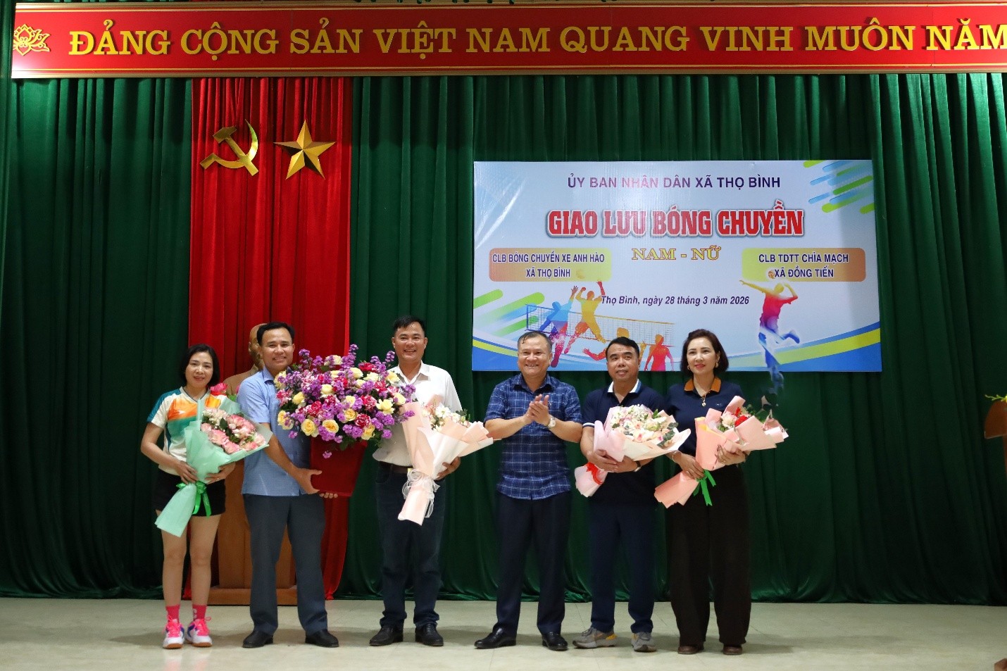 Ủy ban nhân dân xã Thọ Bình tổ chức buổi giao lưu bóng chuyền da nam và bóng chuyền hơi nữ nhân kỷ niện 80 năm Ngày Thể thao Việt Nam.