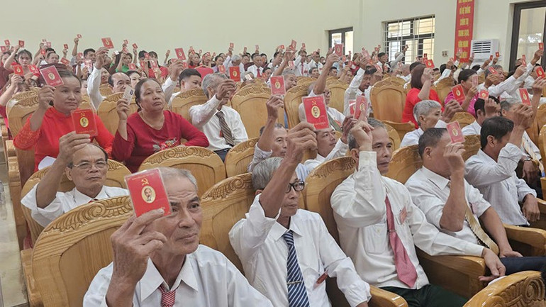4-bieu-quyet.jpg