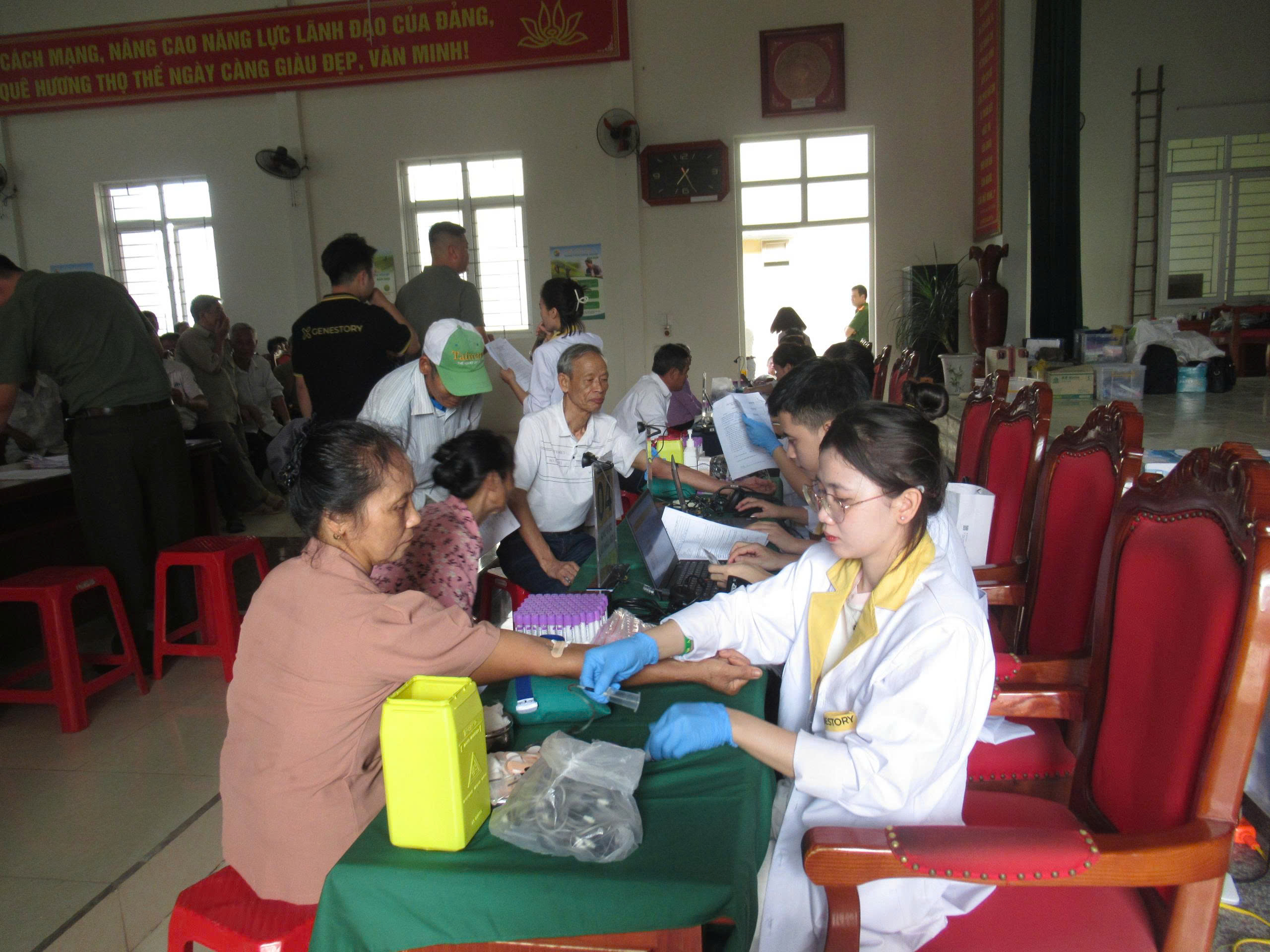 Anh-tin-bai