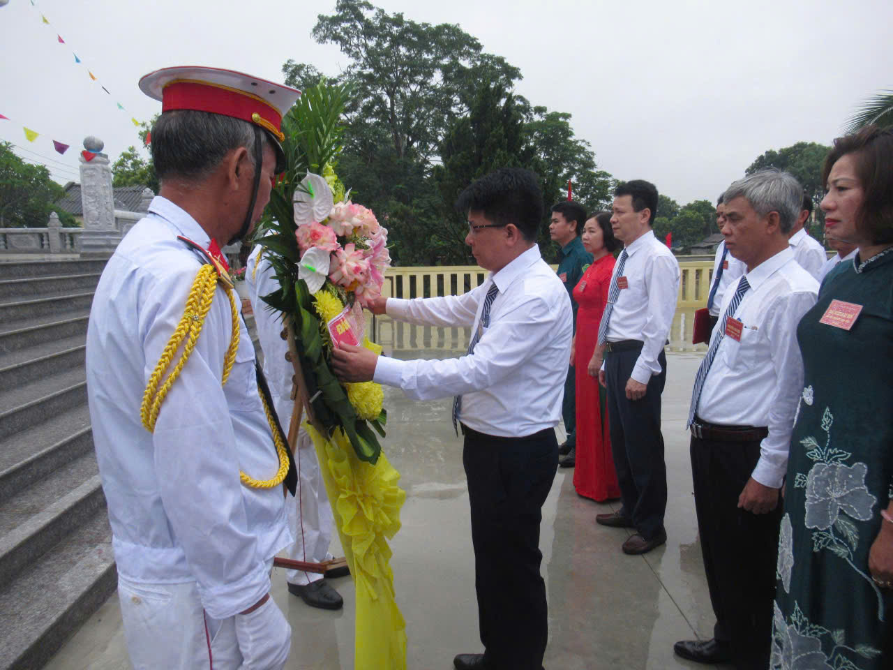 Anh-tin-bai