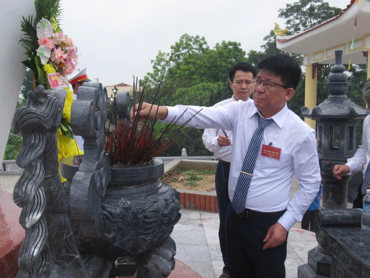 Anh-tin-bai