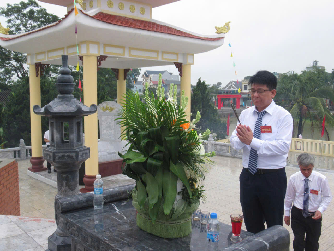 Anh-tin-bai