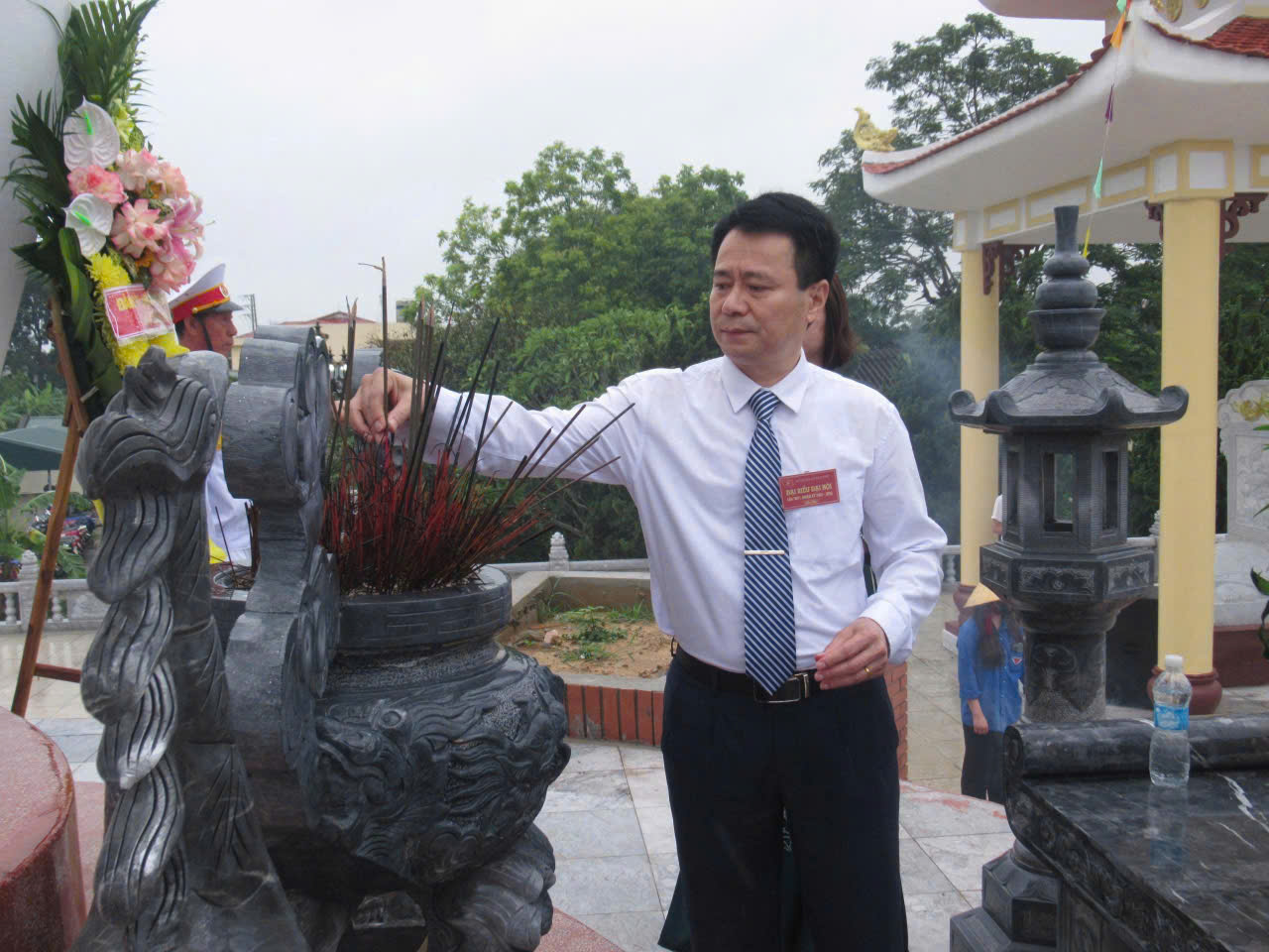 Anh-tin-bai