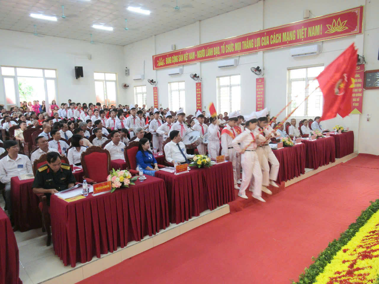 Anh-tin-bai