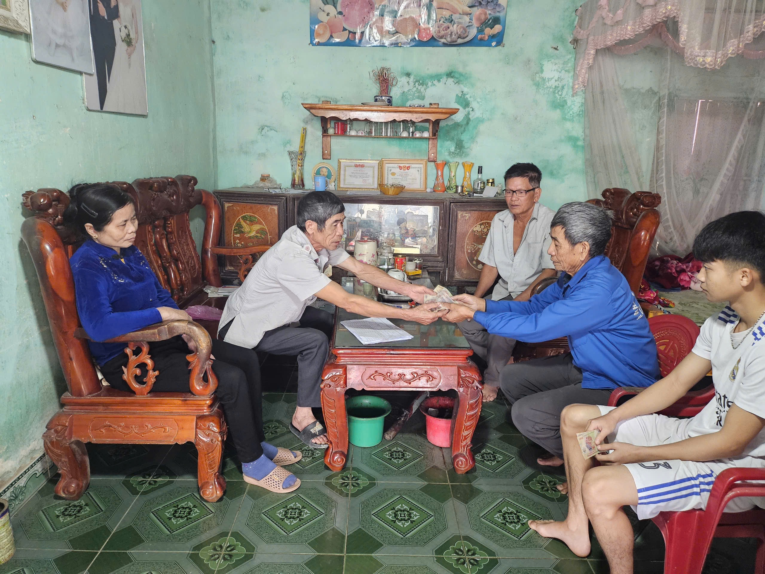 Anh-tin-bai