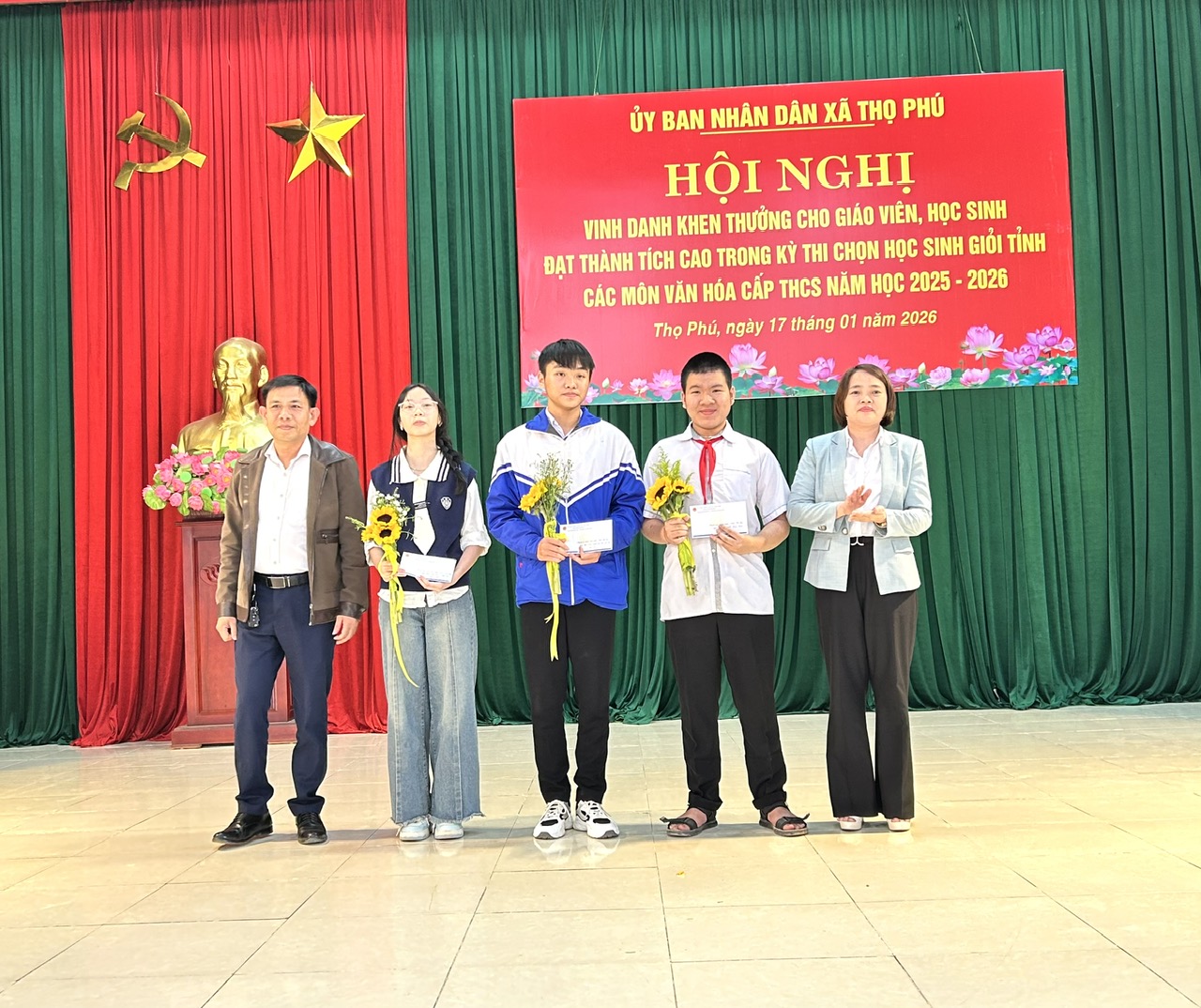 Anh-tin-bai