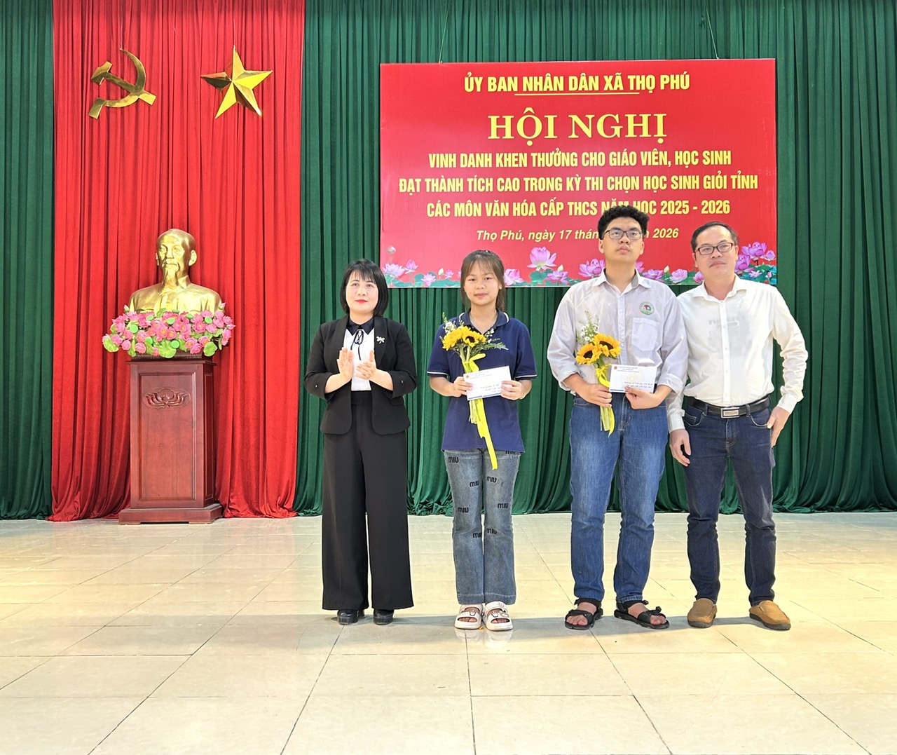 Anh-tin-bai