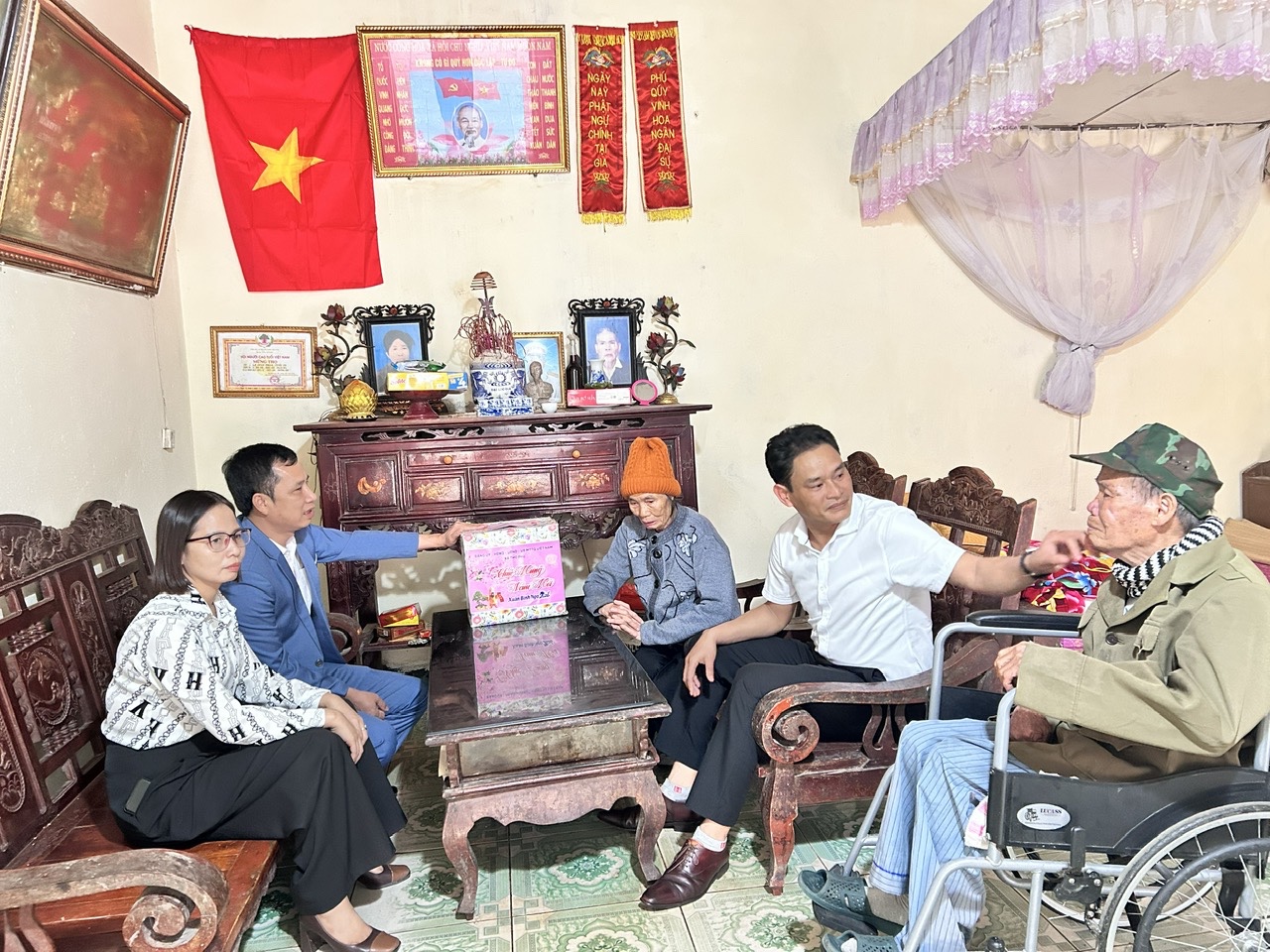 Anh-tin-bai