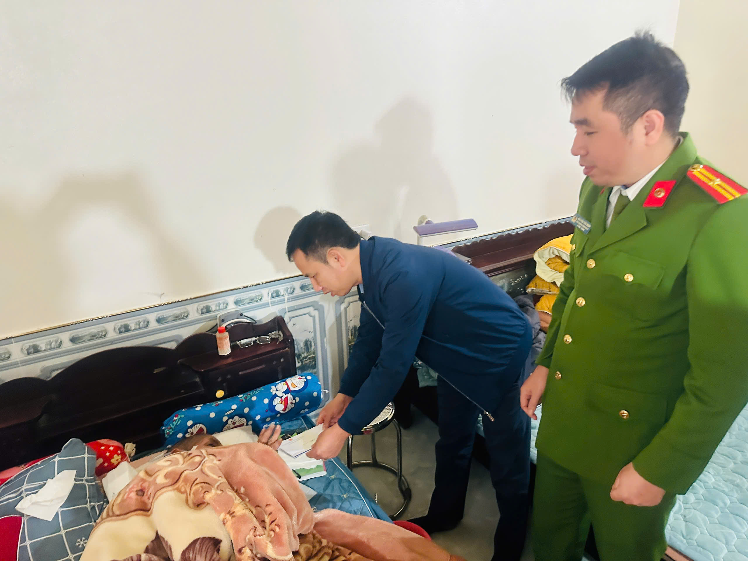 Anh-tin-bai
