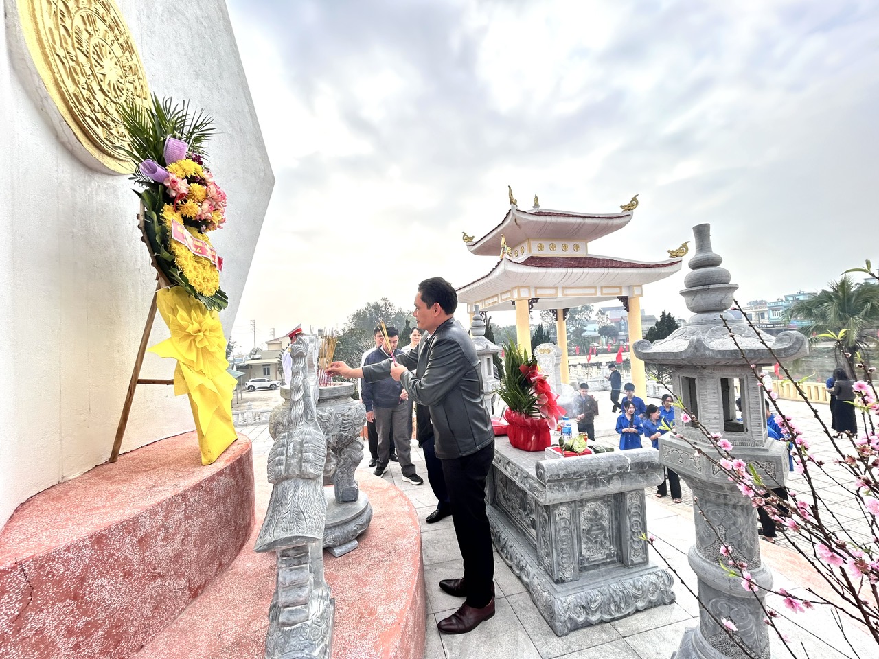 Anh-tin-bai