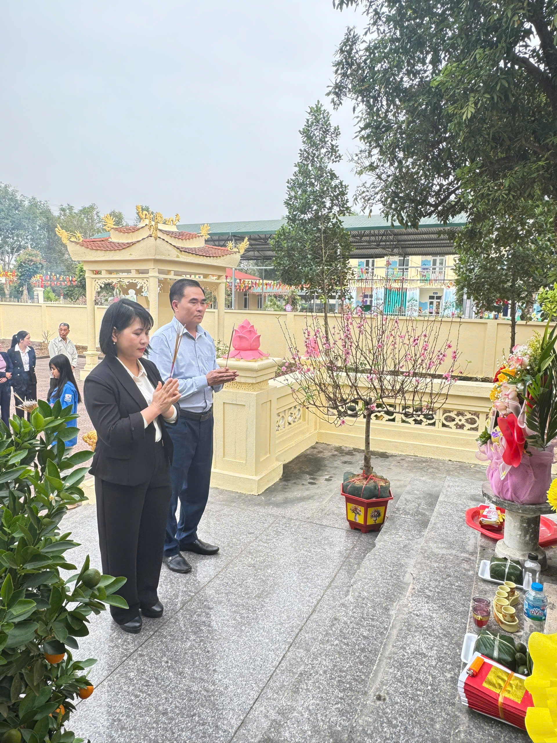 Anh-tin-bai