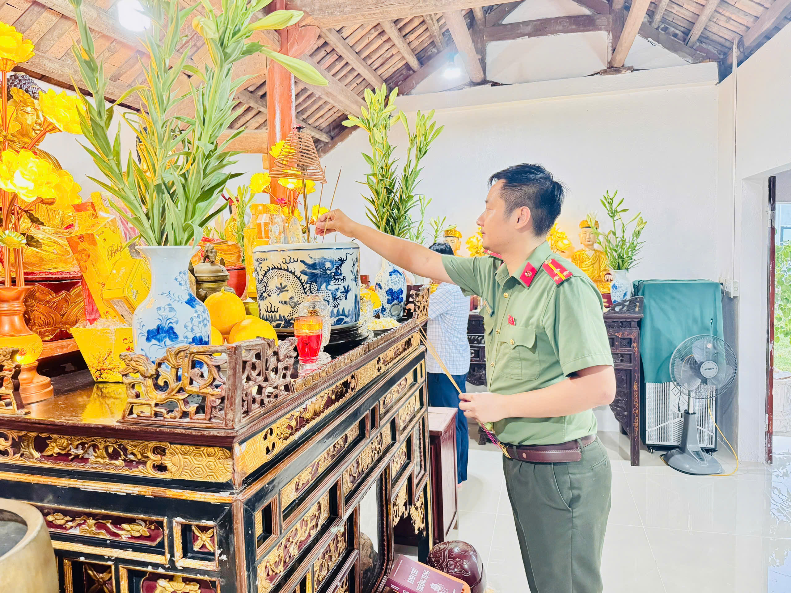 Anh-tin-bai