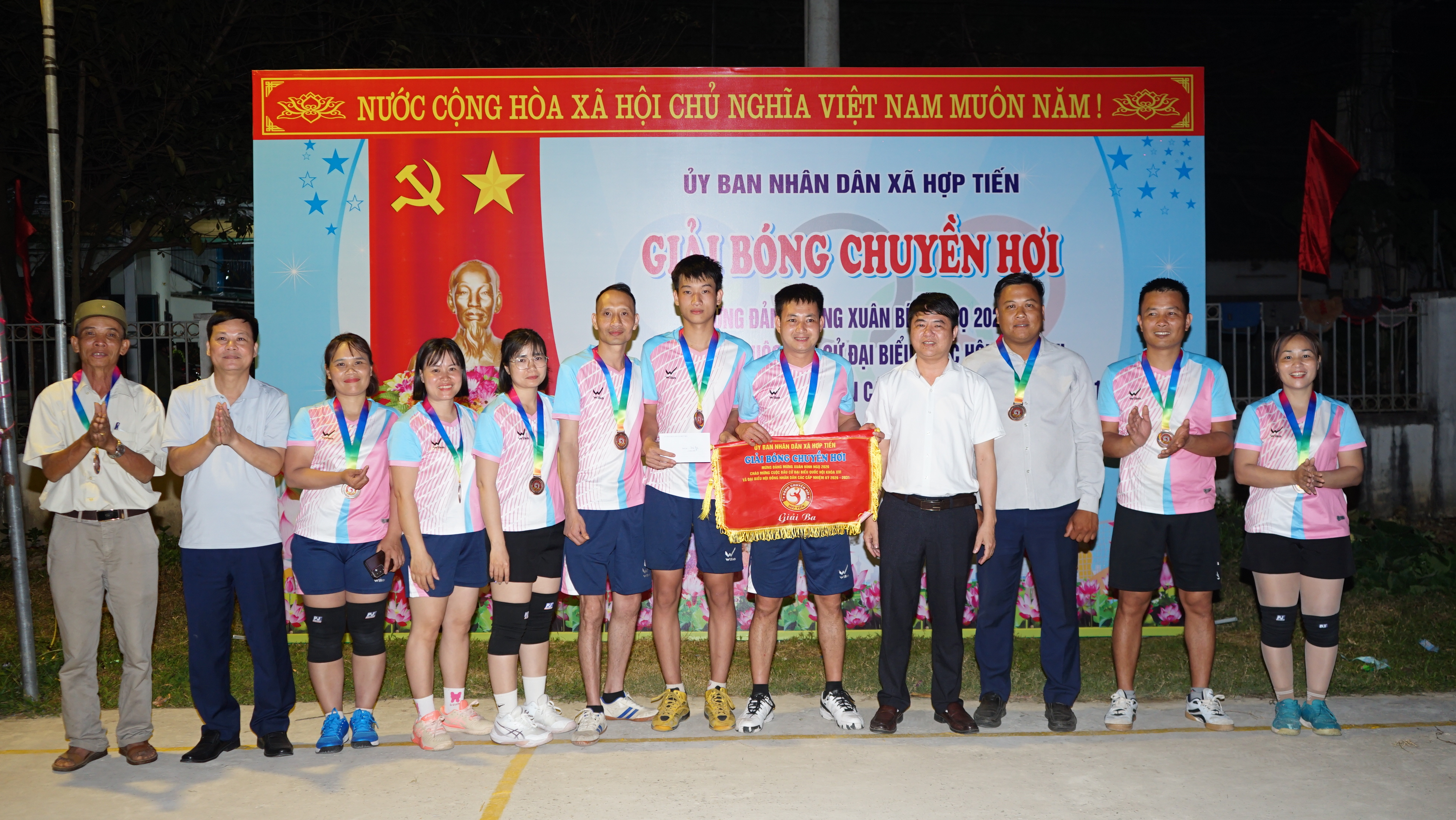 Anh-tin-bai