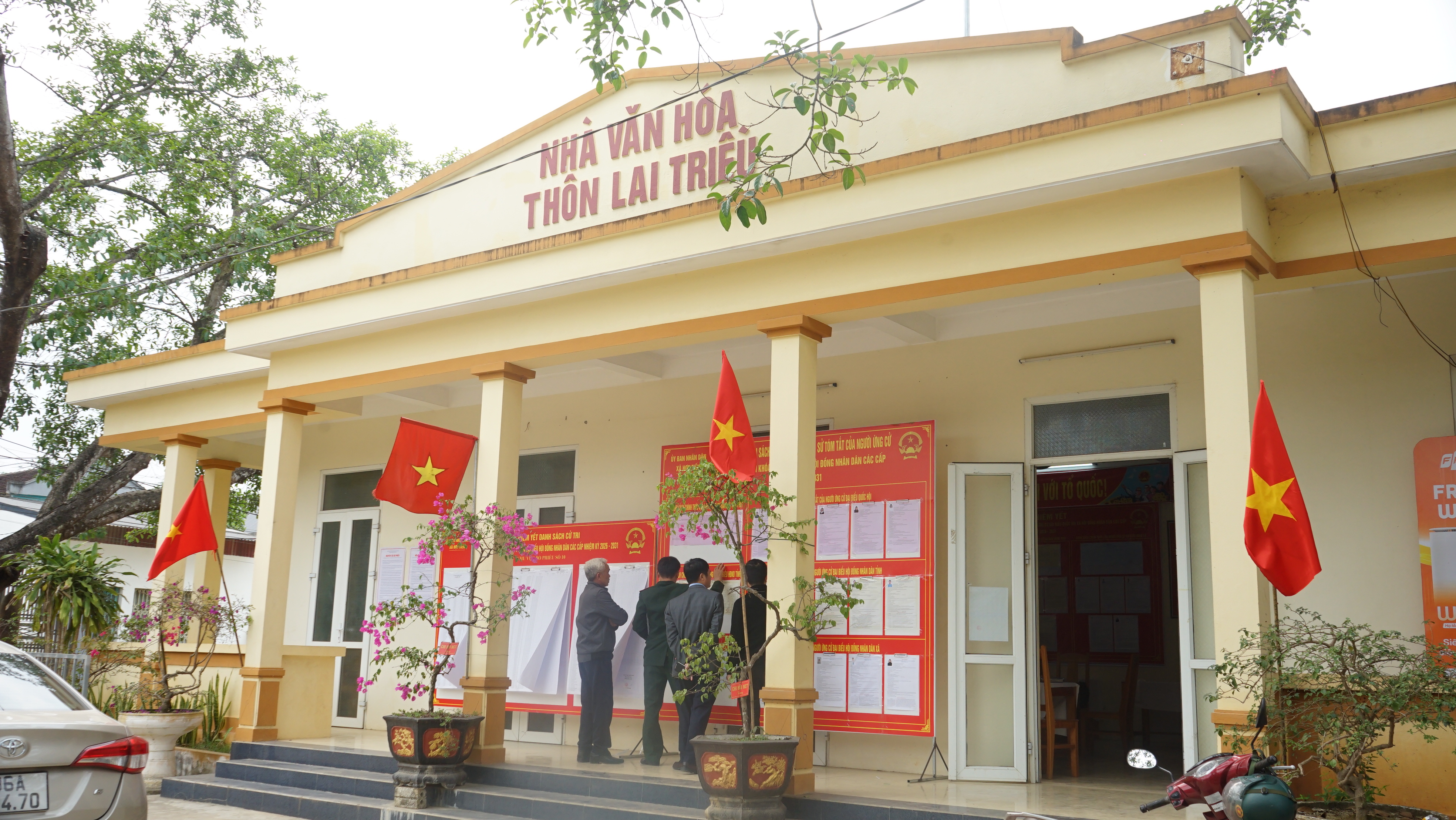 Anh-tin-bai