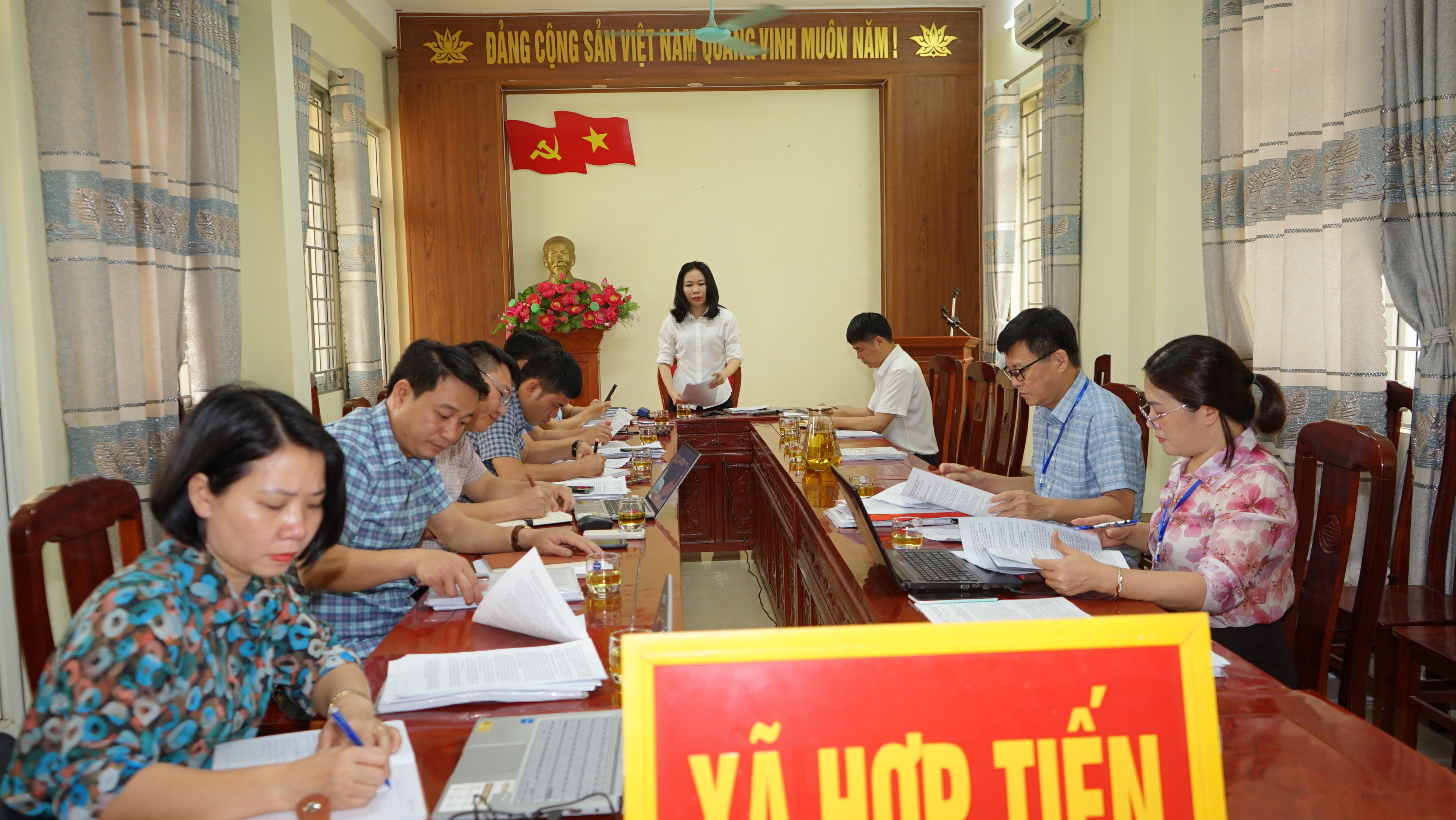 Anh-tin-bai