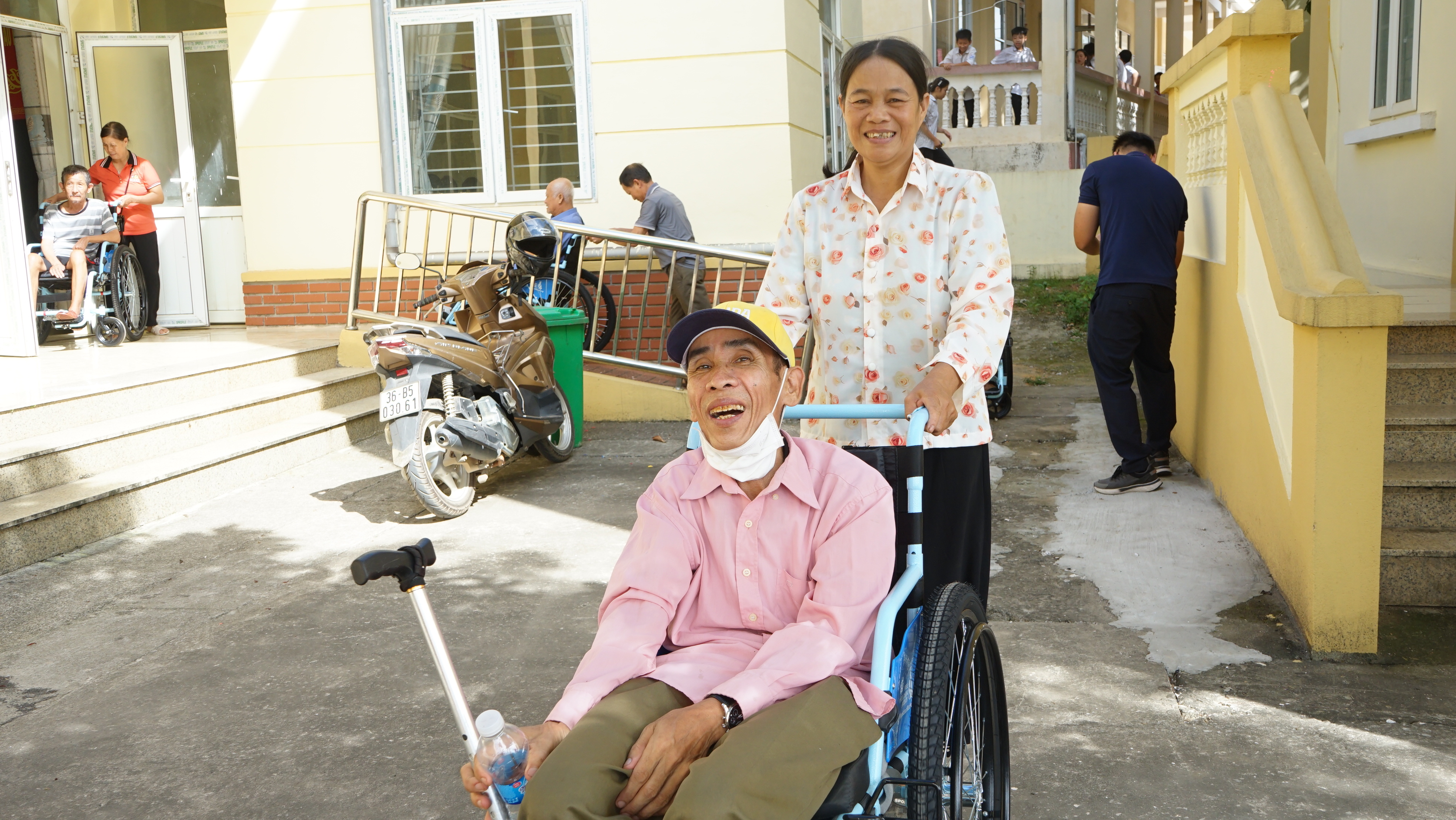 Anh-tin-bai