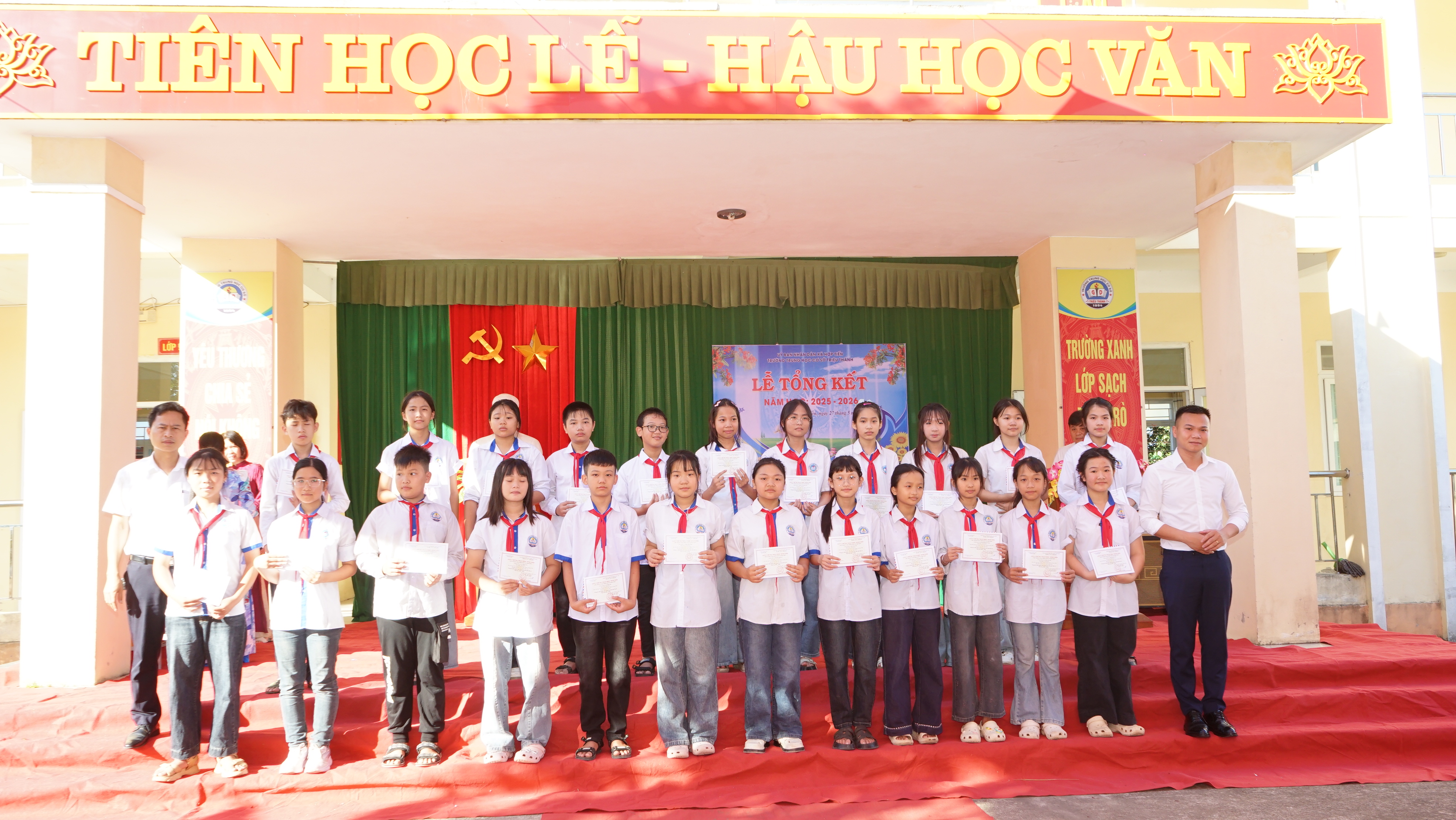 Anh-tin-bai