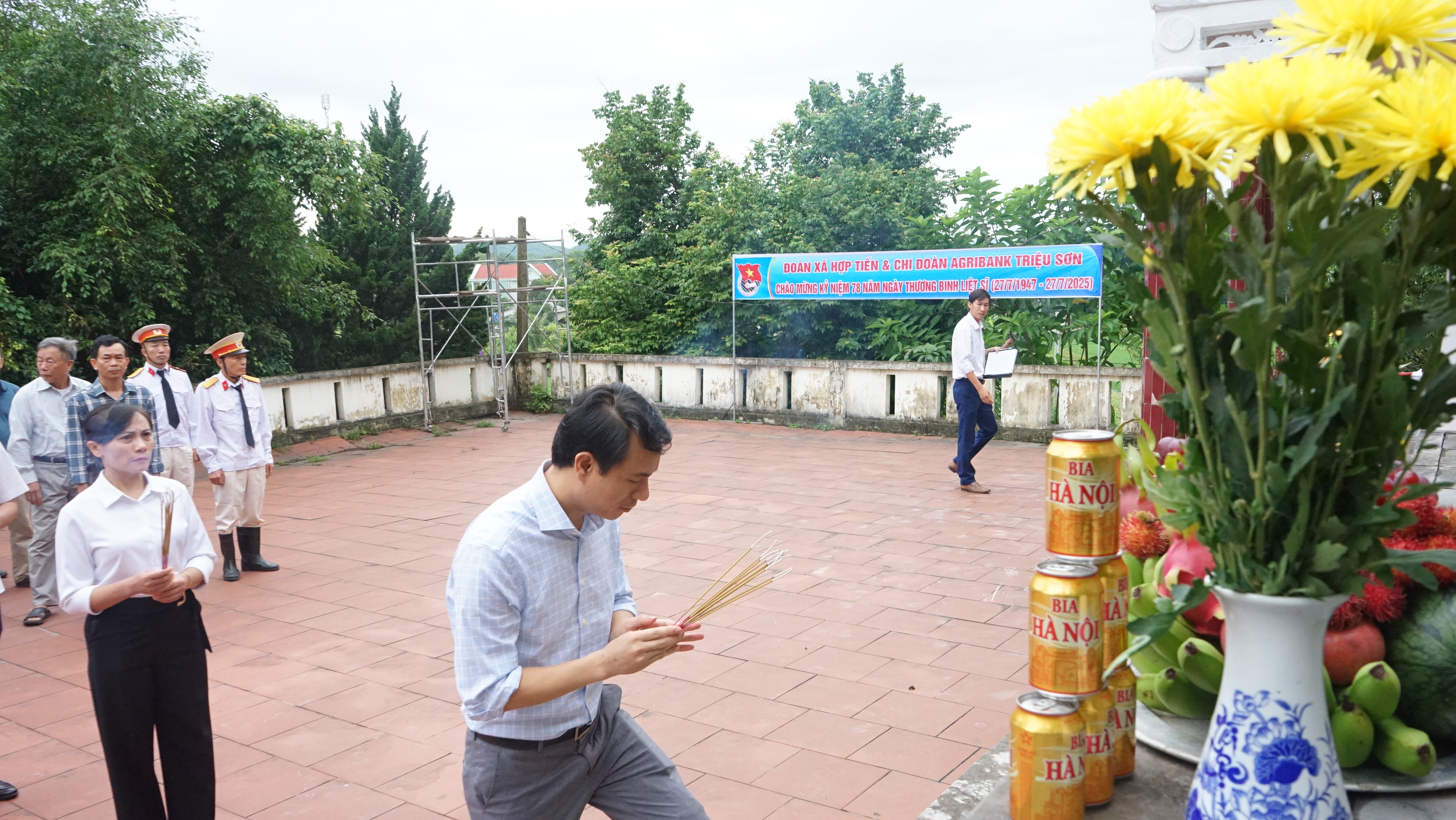 Anh-tin-bai