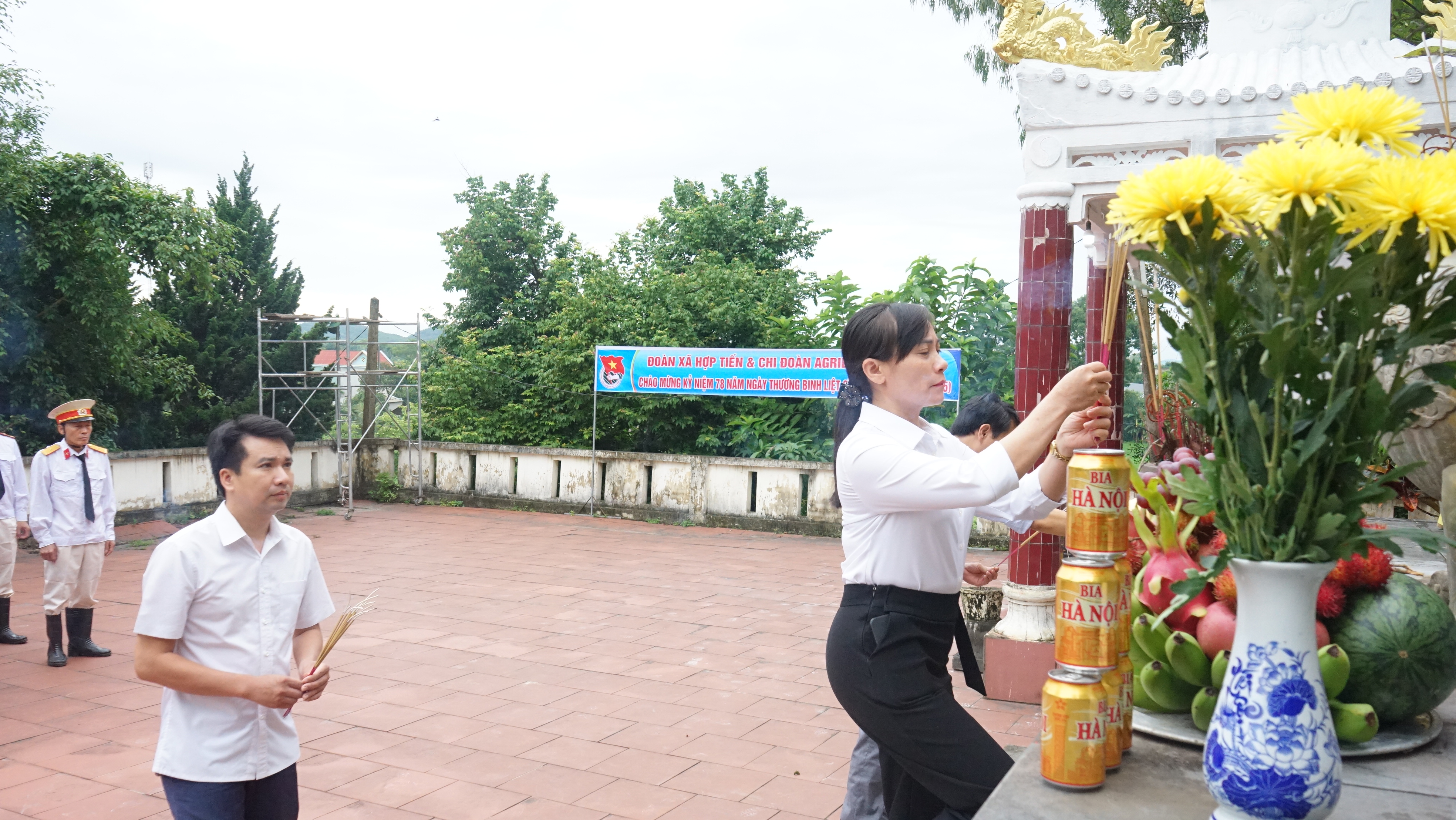 Anh-tin-bai