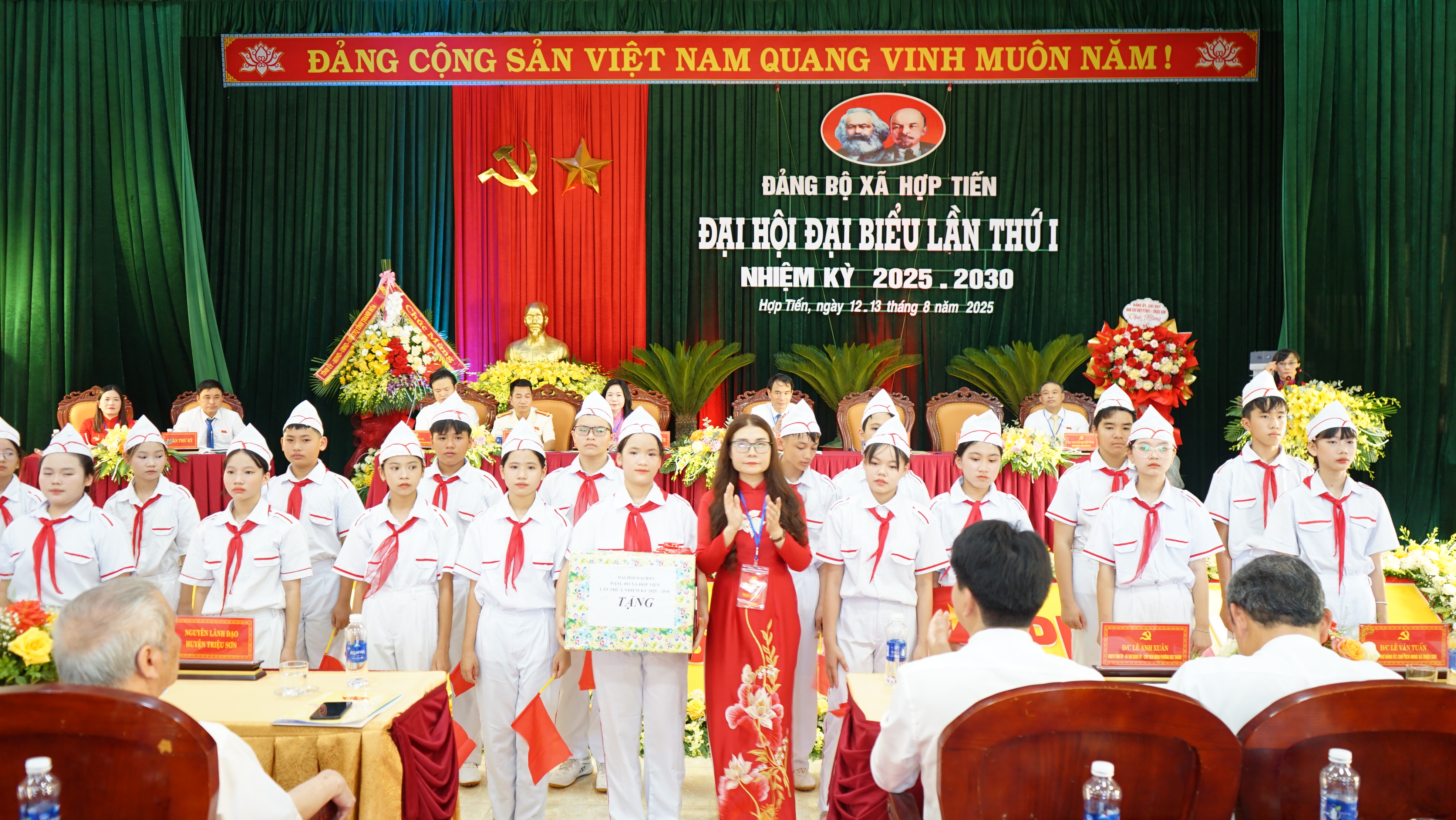 Anh-tin-bai