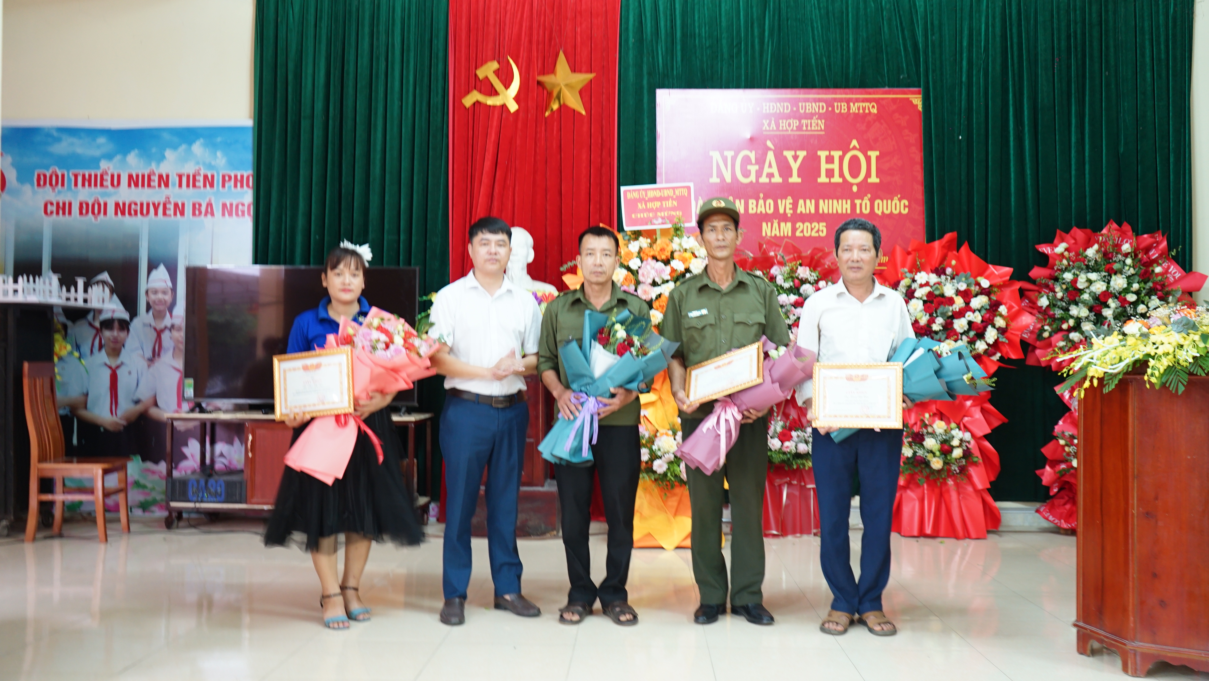 Anh-tin-bai