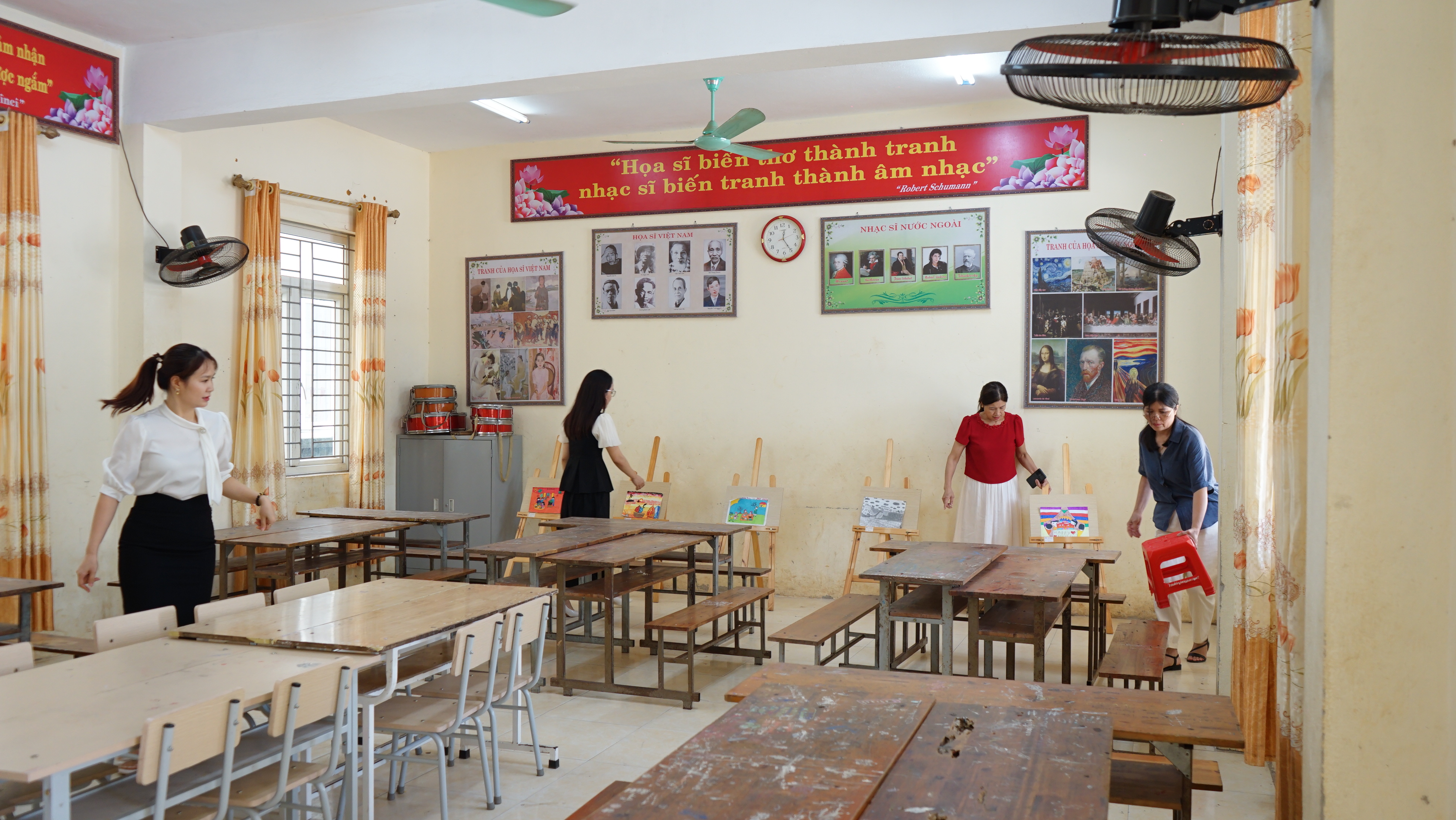Anh-tin-bai