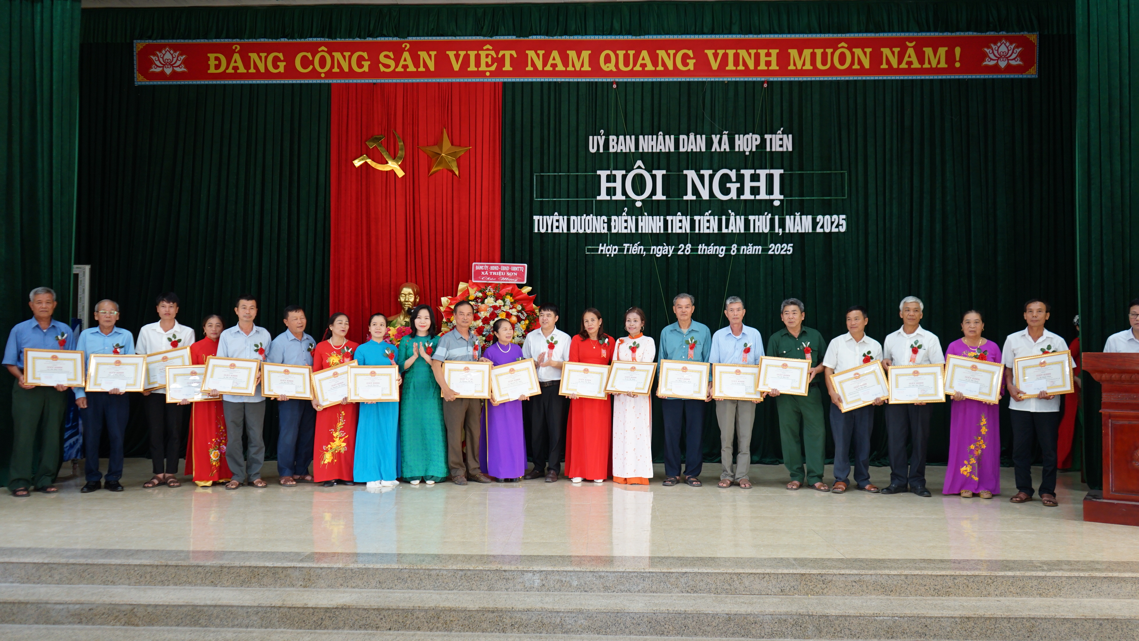 Anh-tin-bai